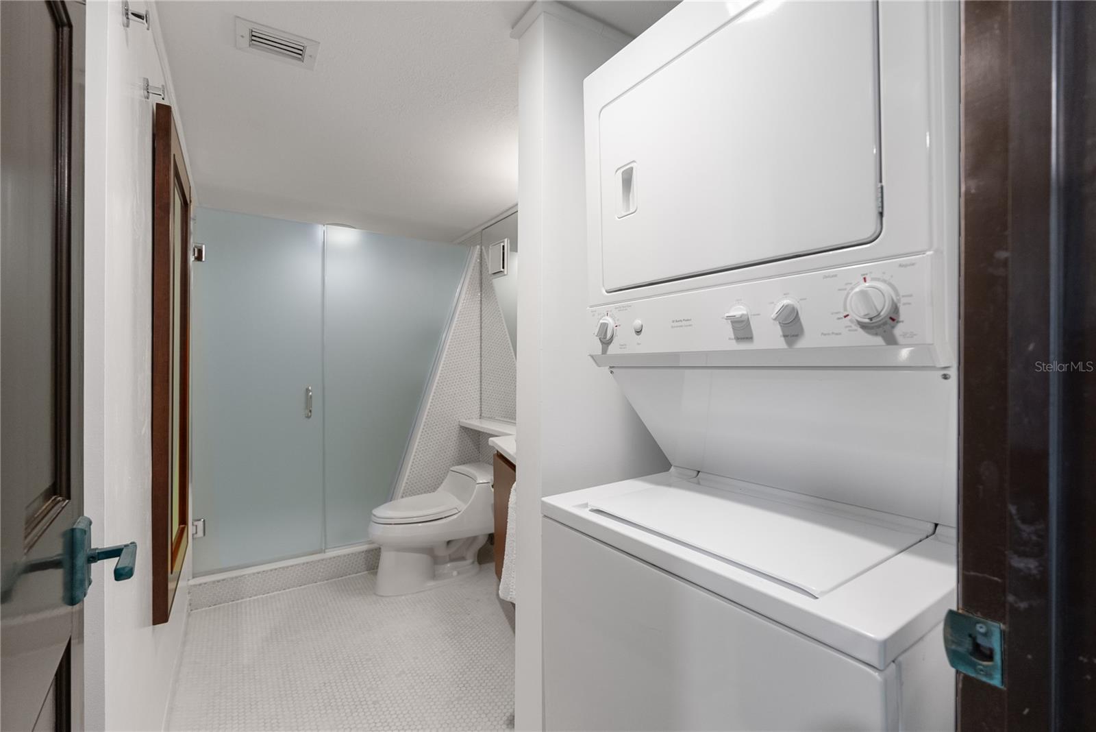7466 BAYSHORE DR #406, TREASURE ISLAND, FL, 33706