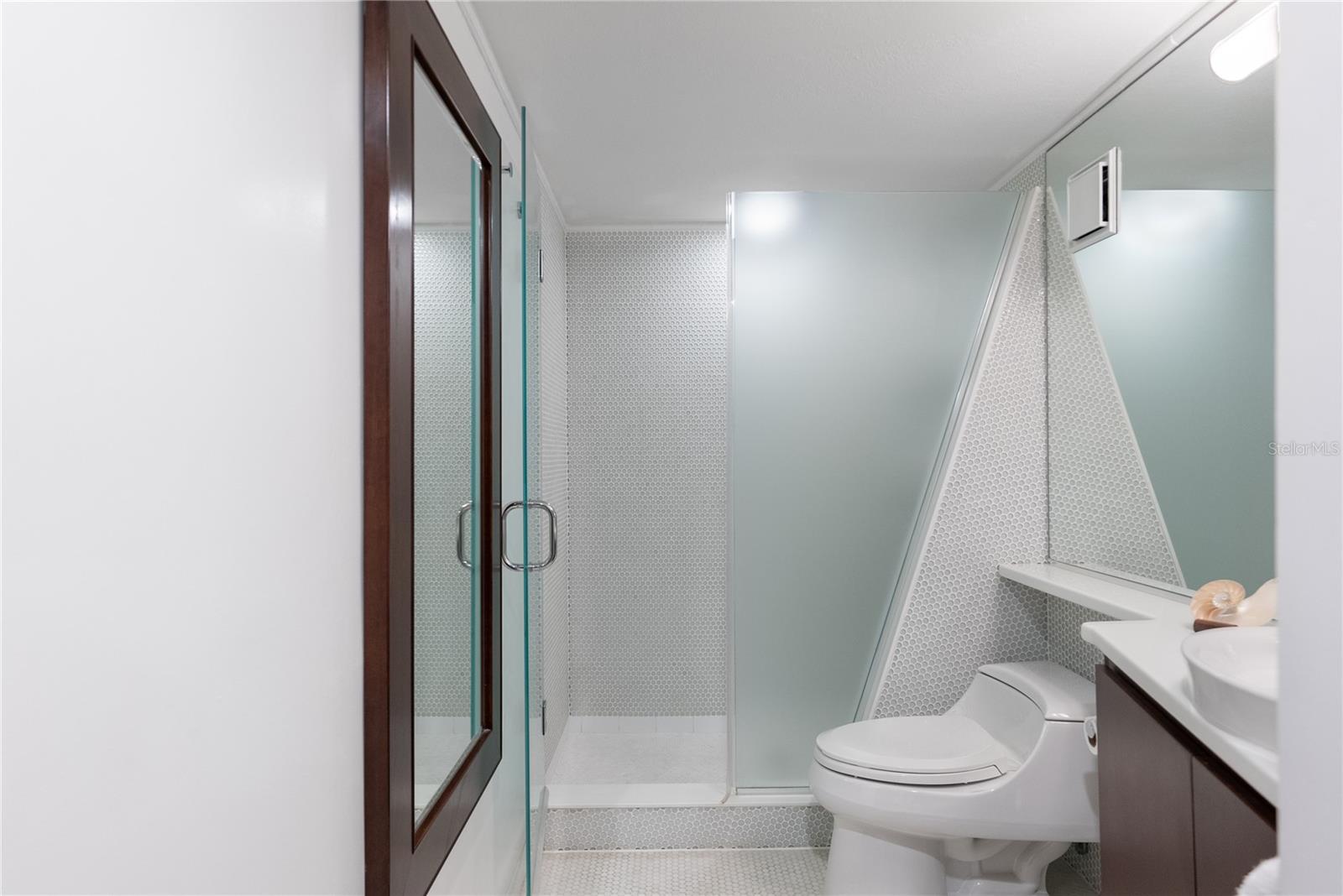 7466 BAYSHORE DR #406, TREASURE ISLAND, FL, 33706