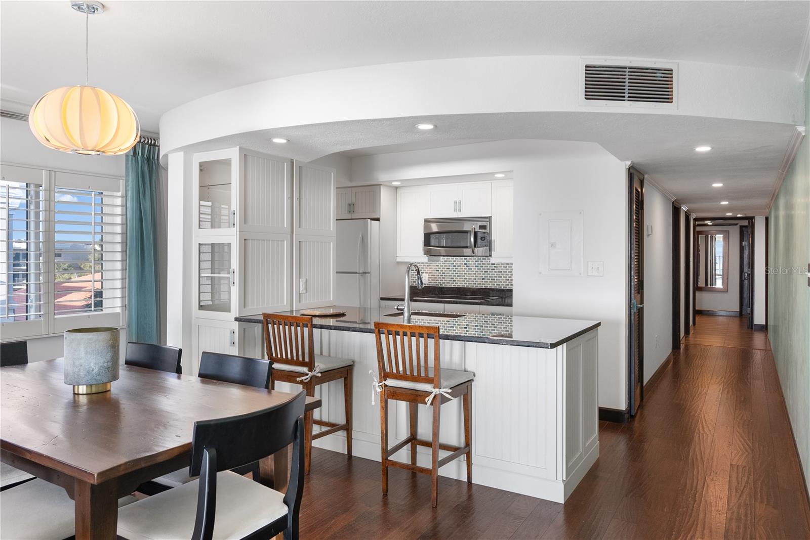 7466 BAYSHORE DR #406, TREASURE ISLAND, FL, 33706