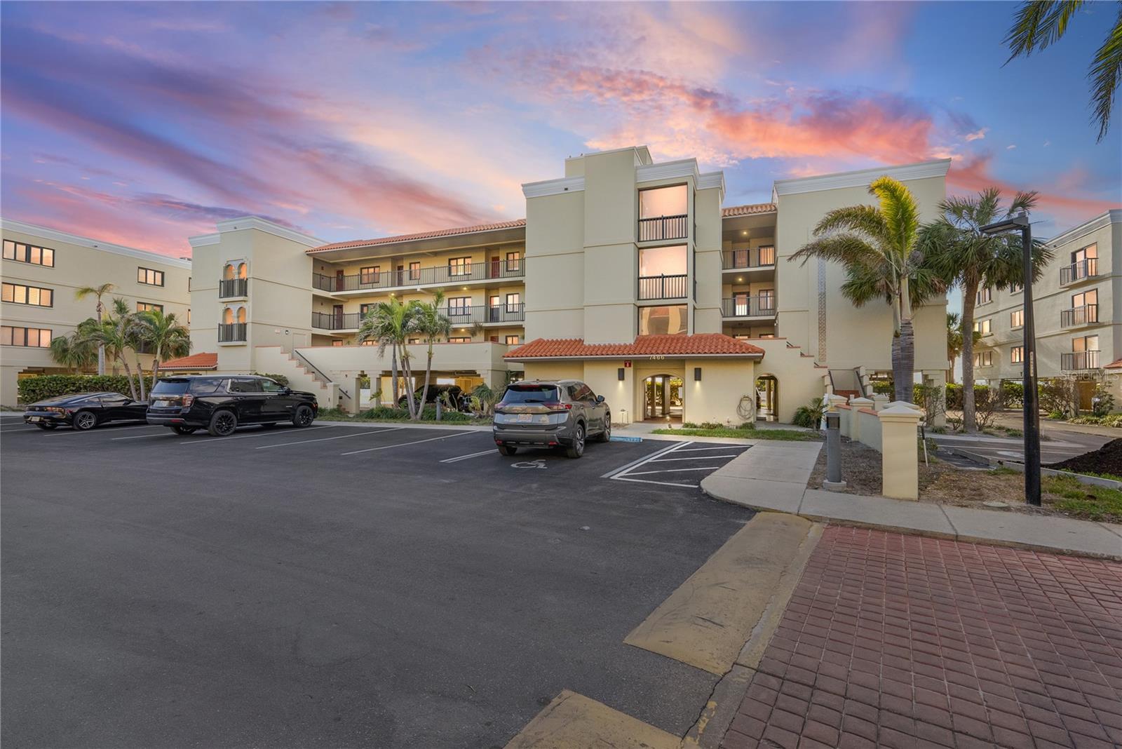 7466 BAYSHORE DR #406, TREASURE ISLAND, FL, 33706