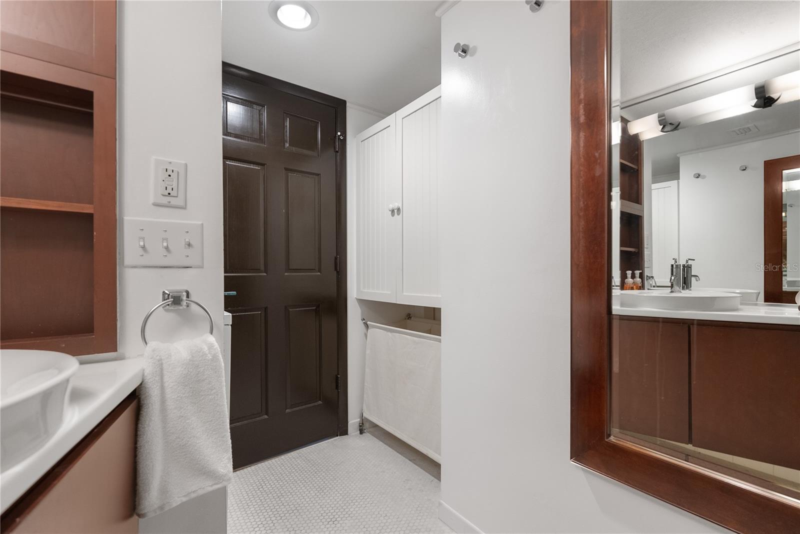7466 BAYSHORE DR #406, TREASURE ISLAND, FL, 33706