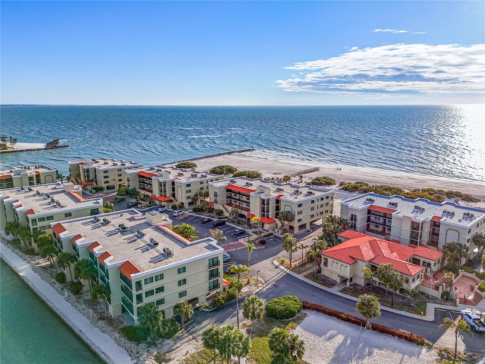 7466 BAYSHORE DR #406, TREASURE ISLAND, FL, 33706