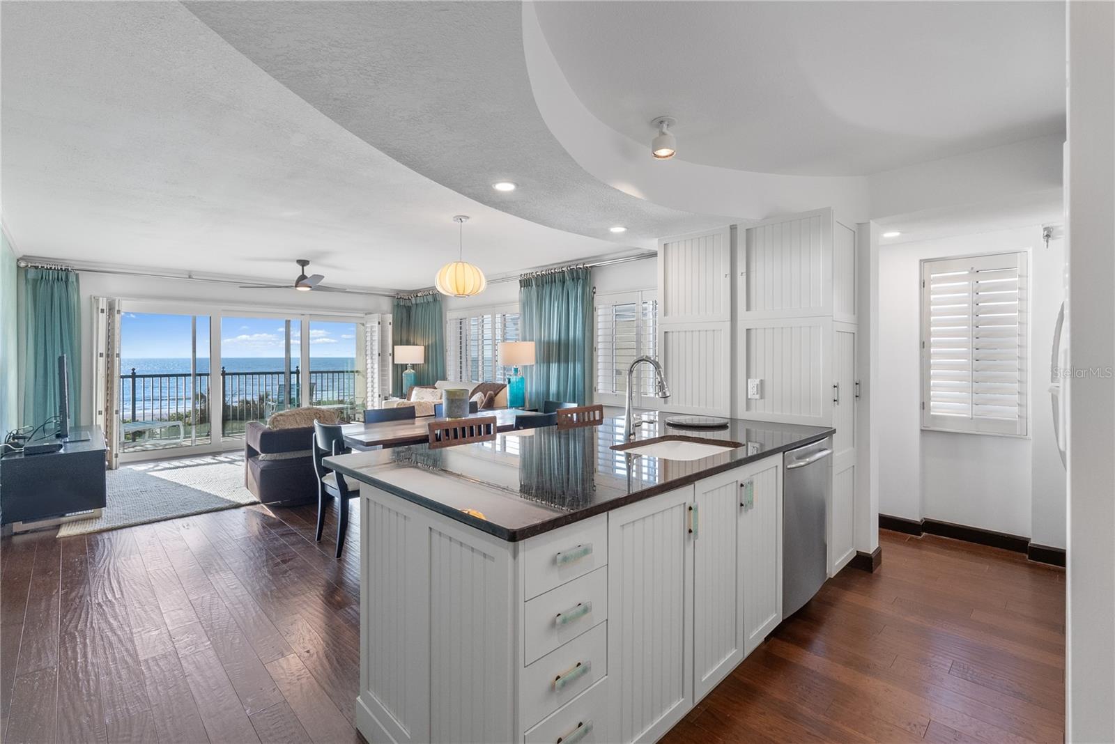 7466 BAYSHORE DR #406, TREASURE ISLAND, FL, 33706