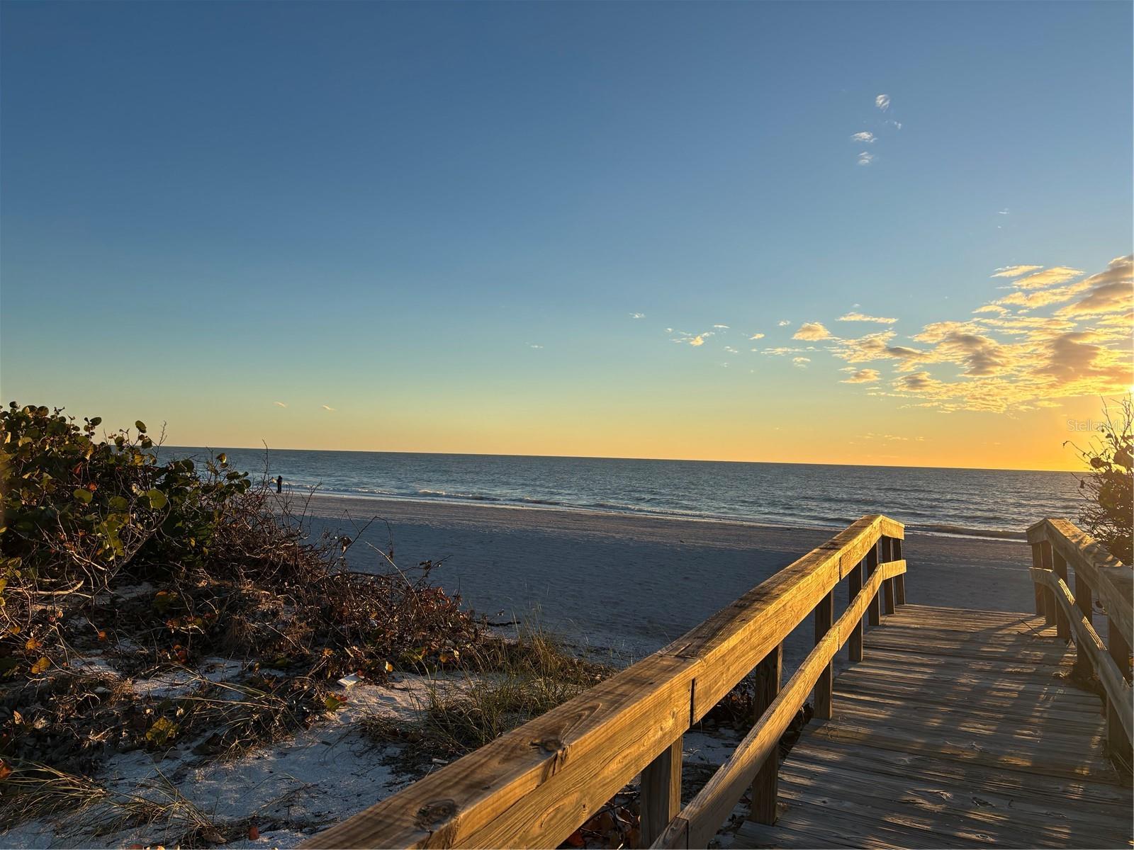 7466 BAYSHORE DR #406, TREASURE ISLAND, FL, 33706