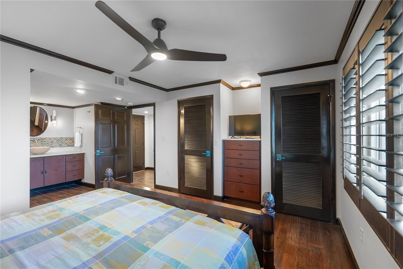7466 BAYSHORE DR #406, TREASURE ISLAND, FL, 33706