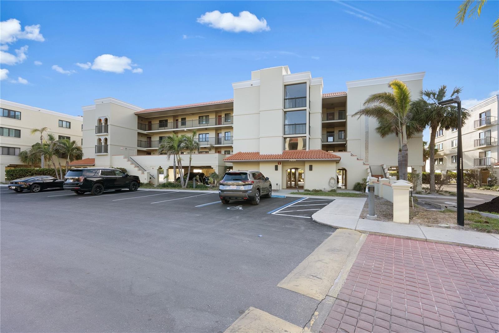 7466 BAYSHORE DR #406, TREASURE ISLAND, FL, 33706