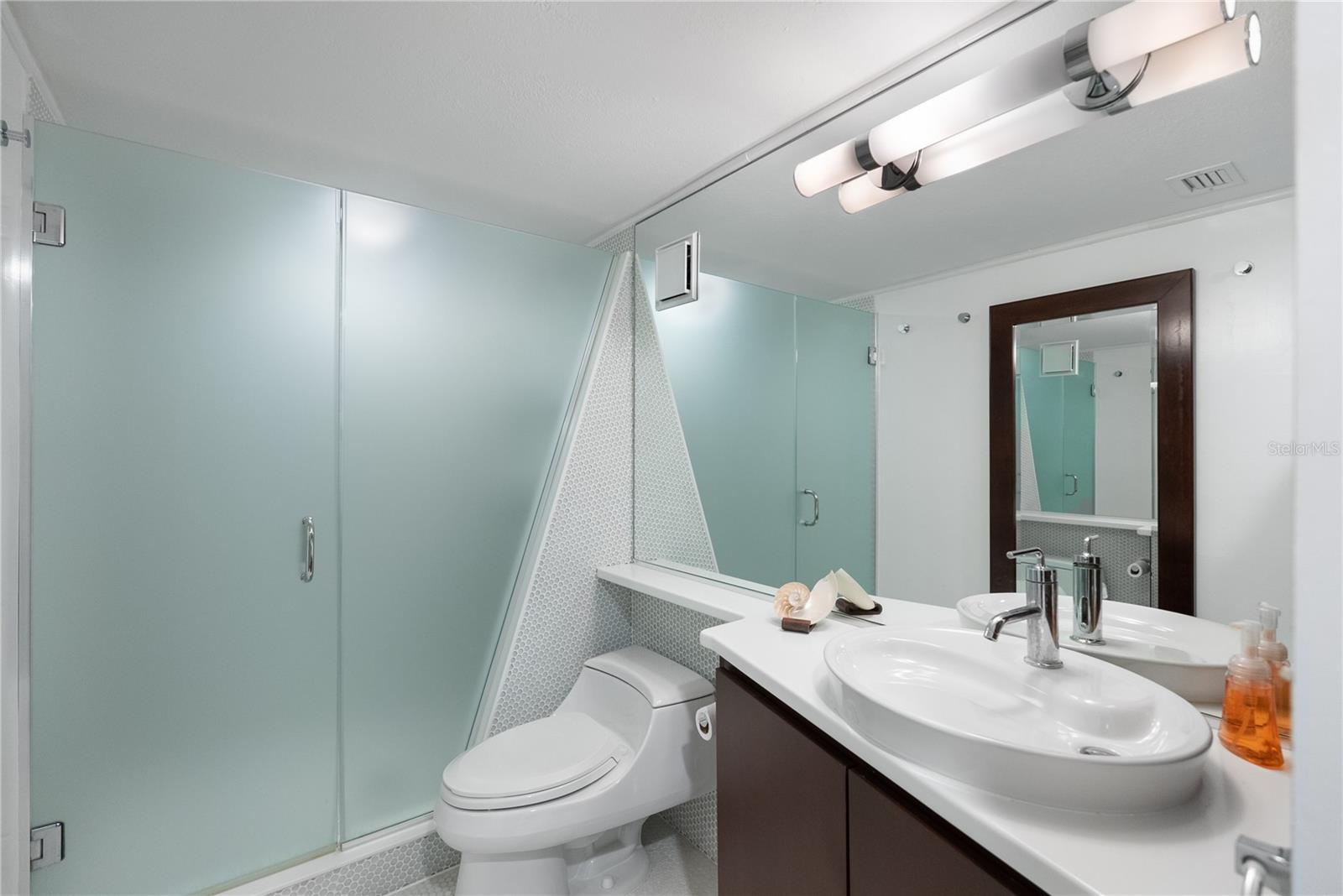 7466 BAYSHORE DR #406, TREASURE ISLAND, FL, 33706