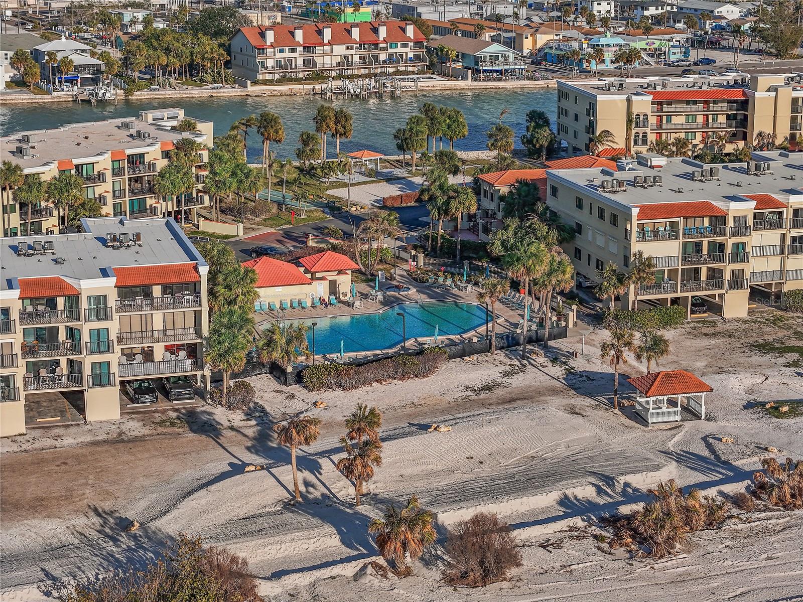 7466 BAYSHORE DR #406, TREASURE ISLAND, FL, 33706