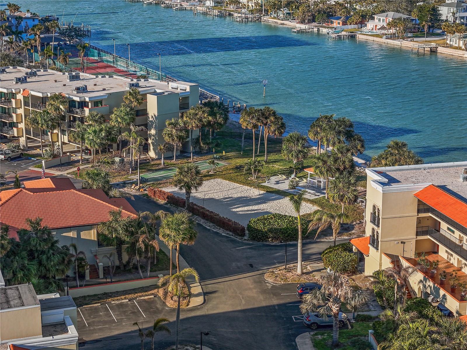 7466 BAYSHORE DR #406, TREASURE ISLAND, FL, 33706
