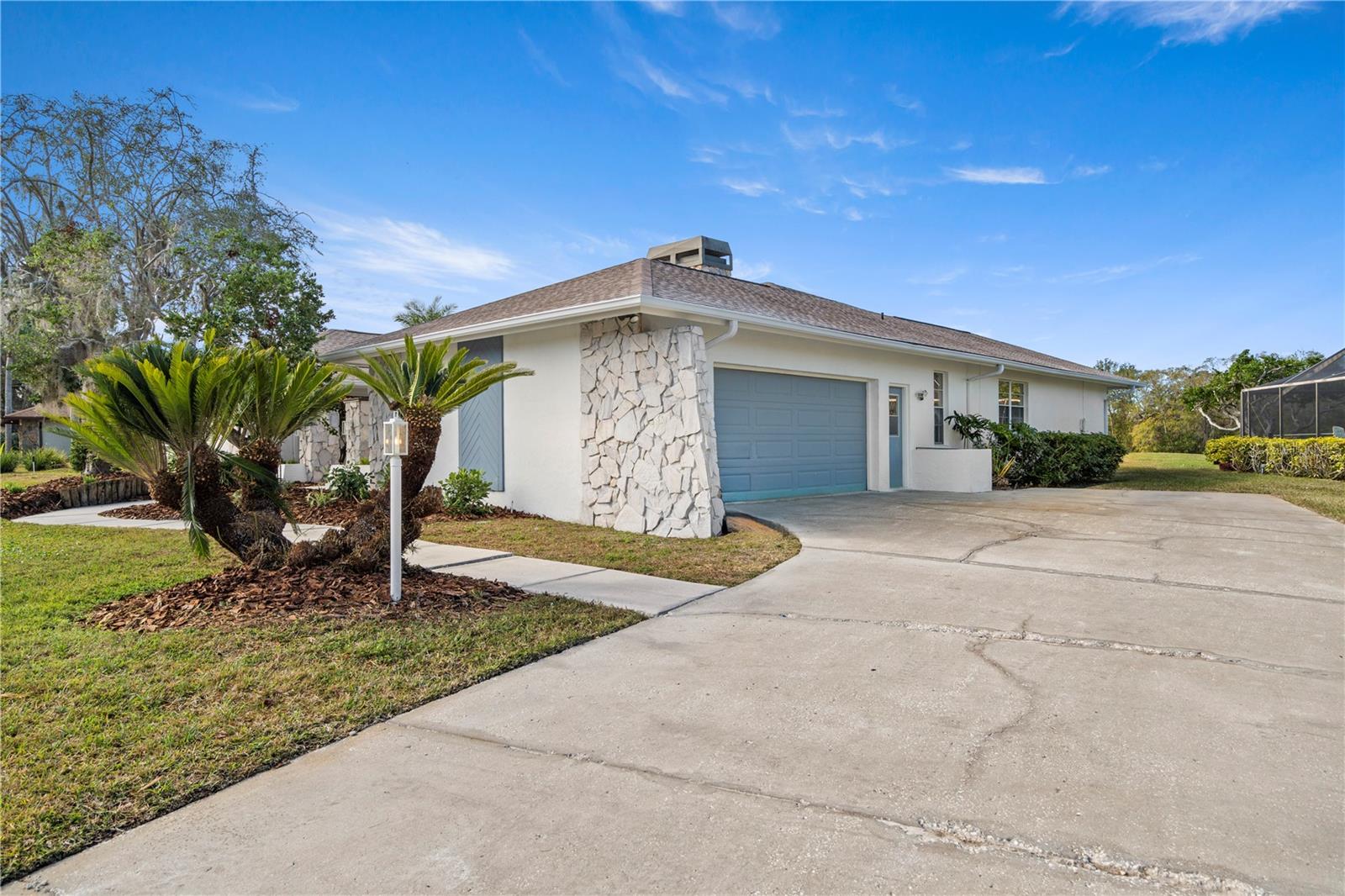 4320 MIDDLE LAKE DR, TAMPA, FL, 33624