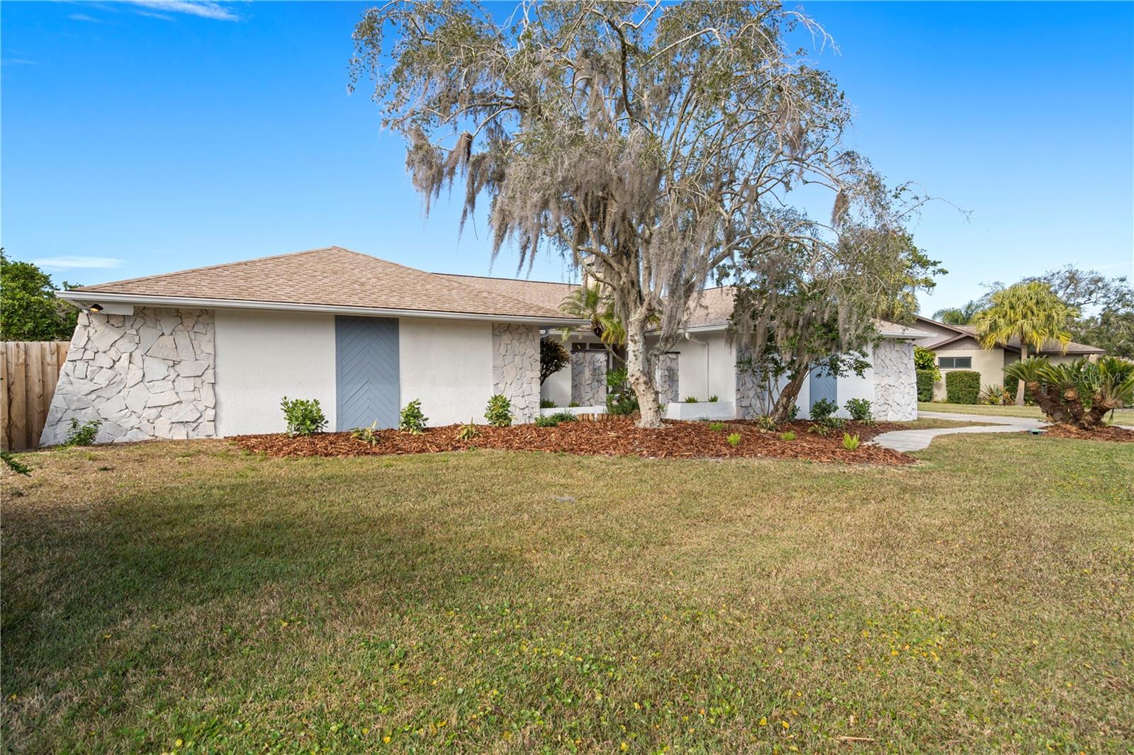 4320 MIDDLE LAKE DR, TAMPA, FL, 33624