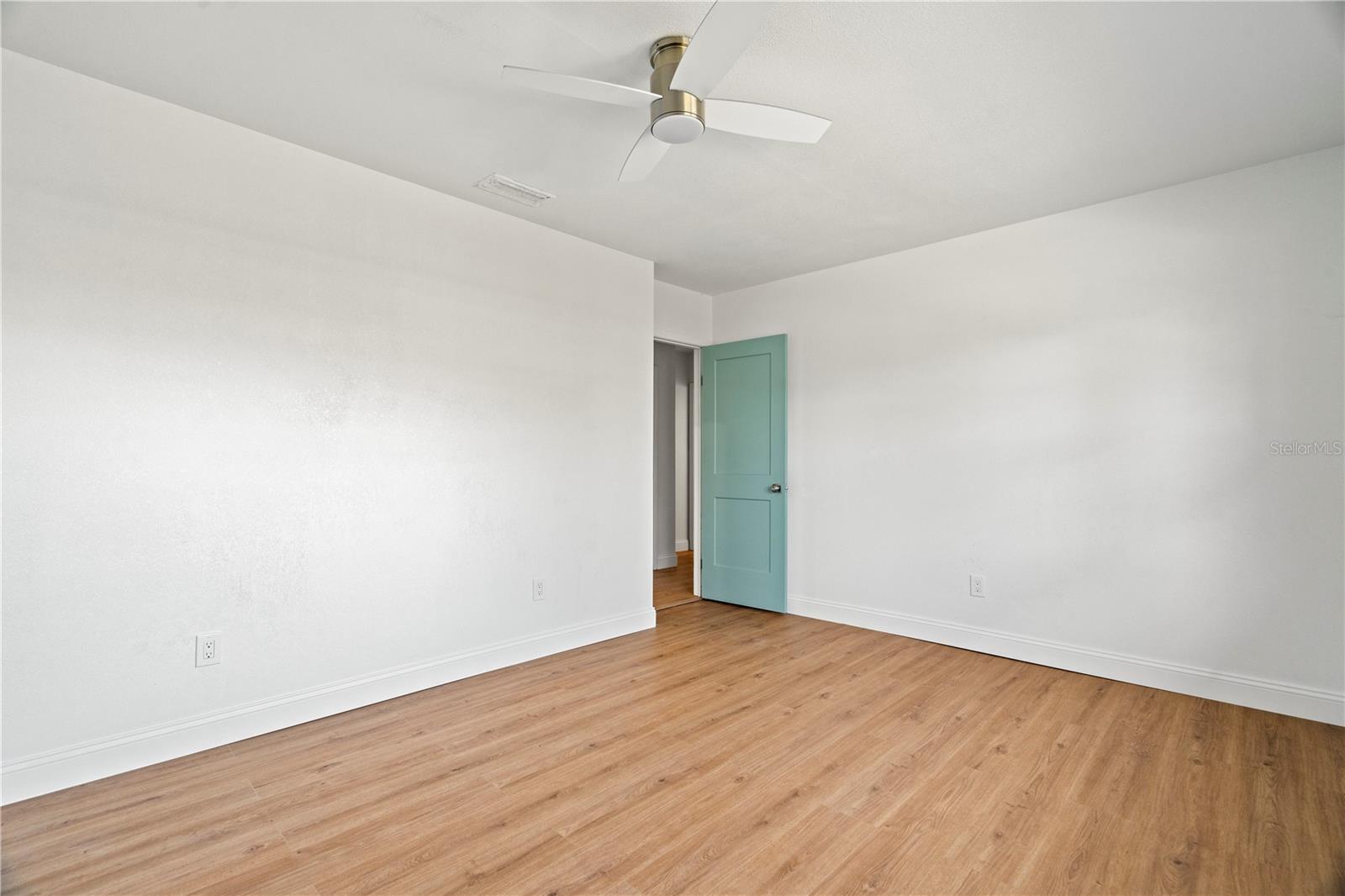 4320 MIDDLE LAKE DR, TAMPA, FL, 33624