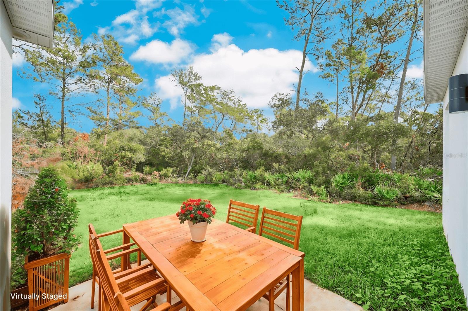 18 MALAUKA PASS TER, OCKLAWAHA, FL, 32179