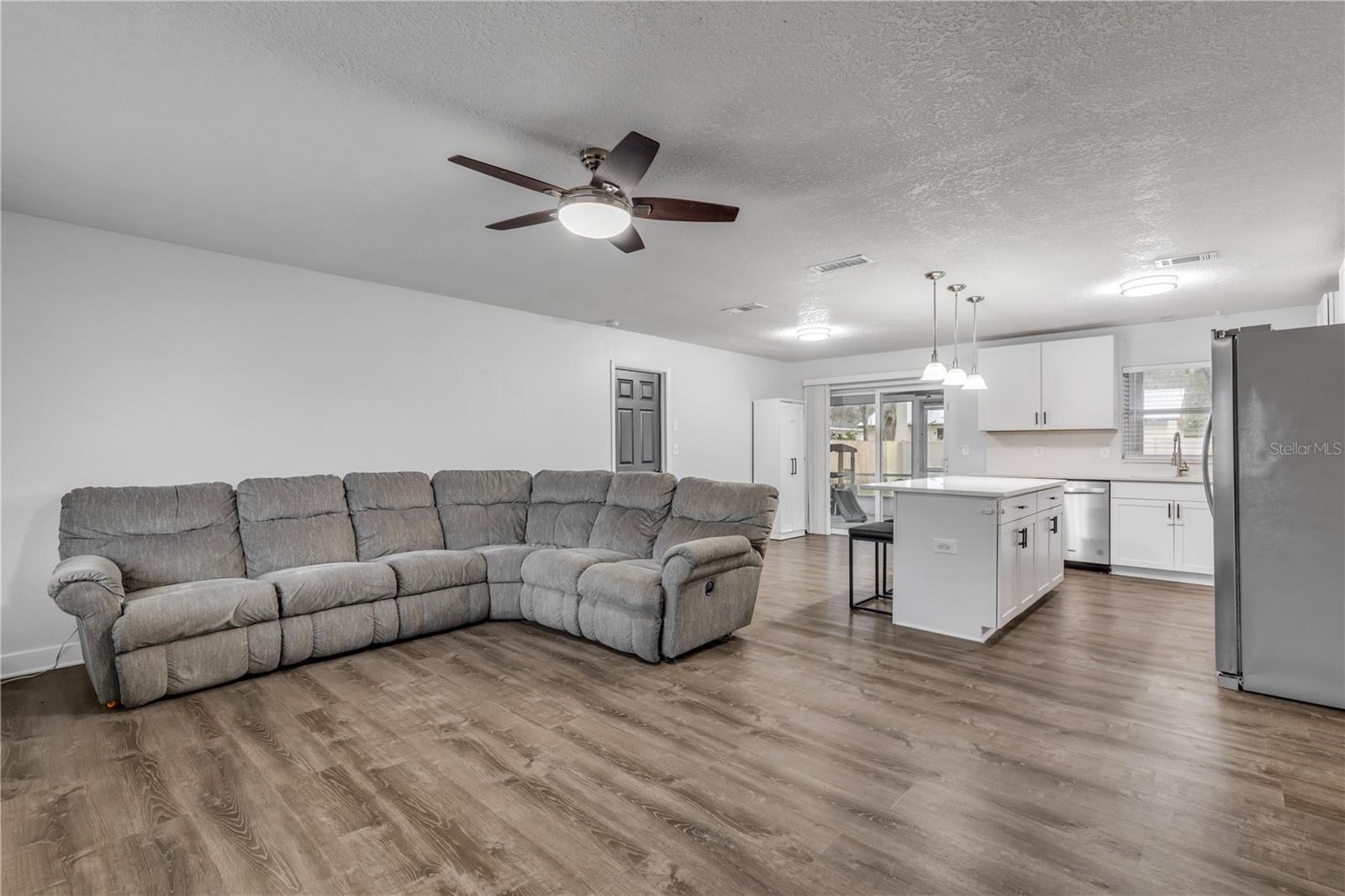 1622 PINE TREE DR, EDGEWATER, FL, 32132