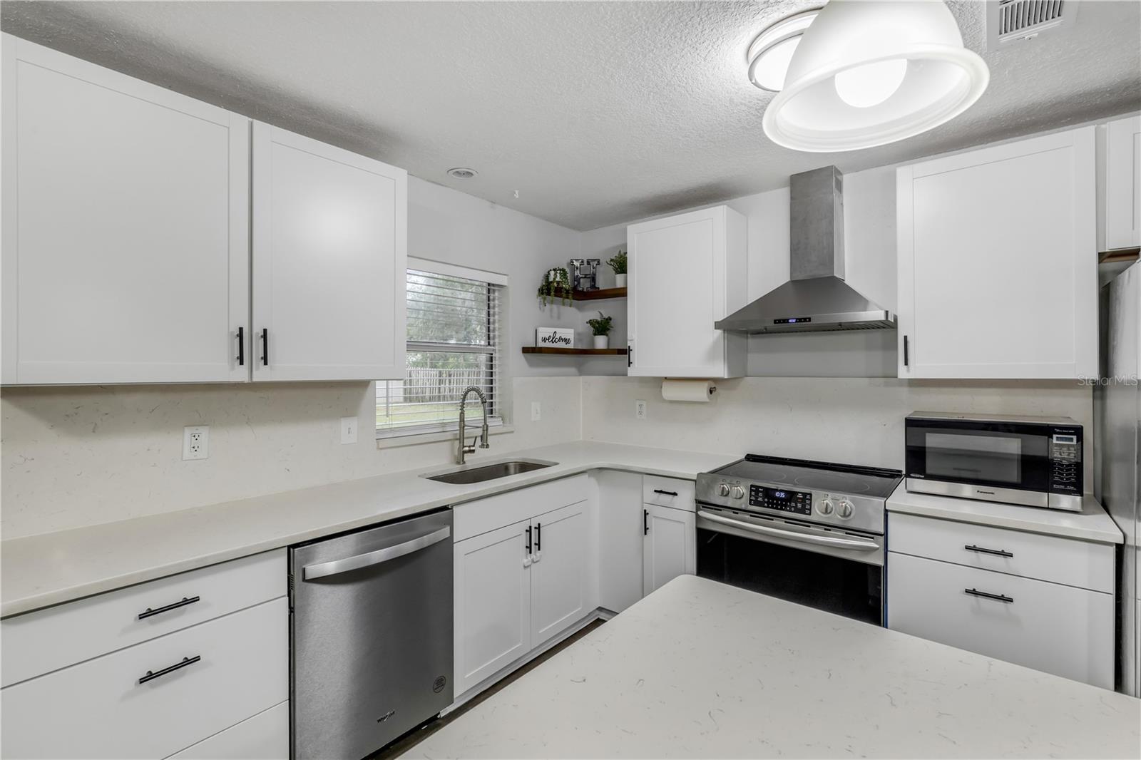 1622 PINE TREE DR, EDGEWATER, FL, 32132
