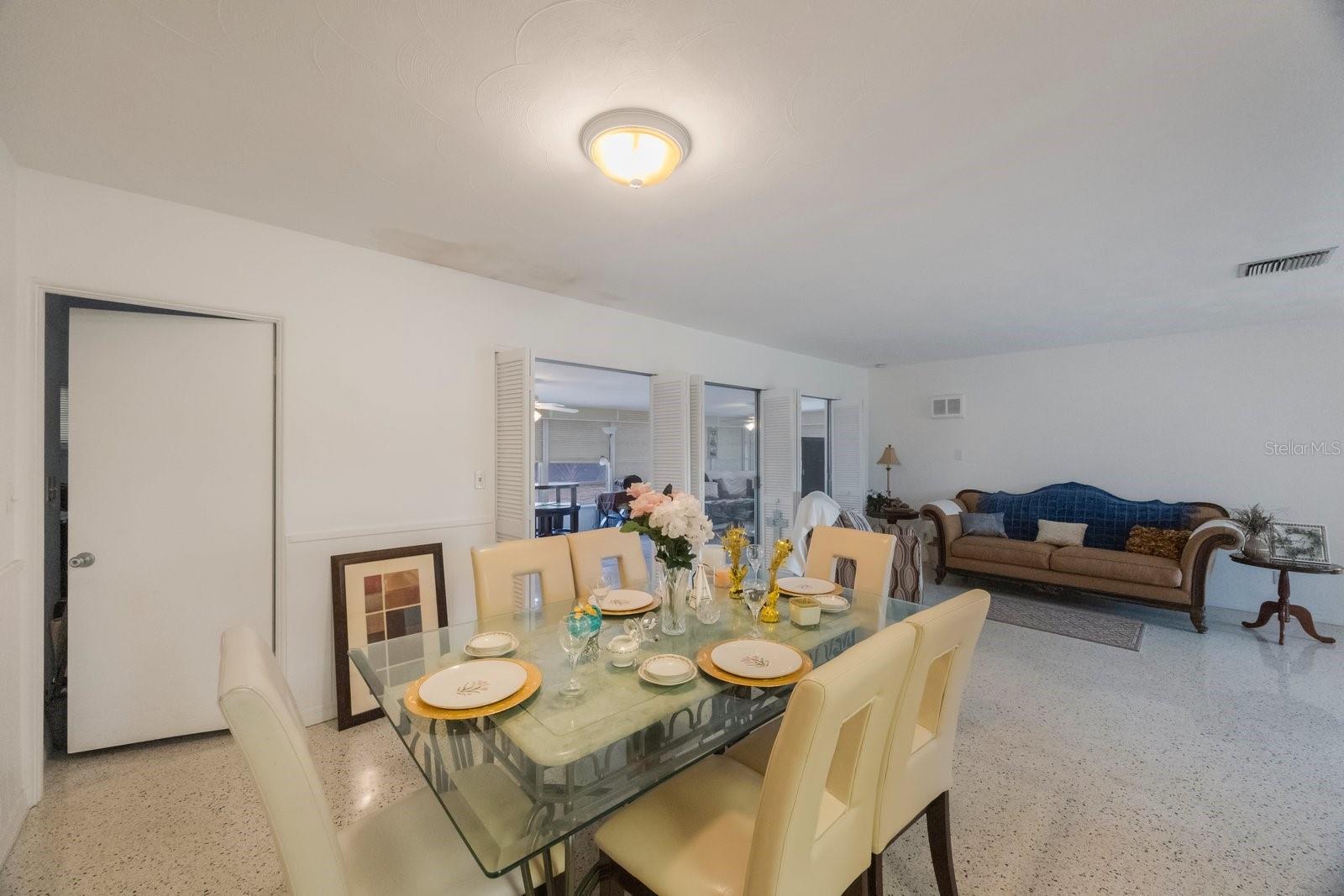 5290 38TH WAY S, ST PETERSBURG, FL, 33711