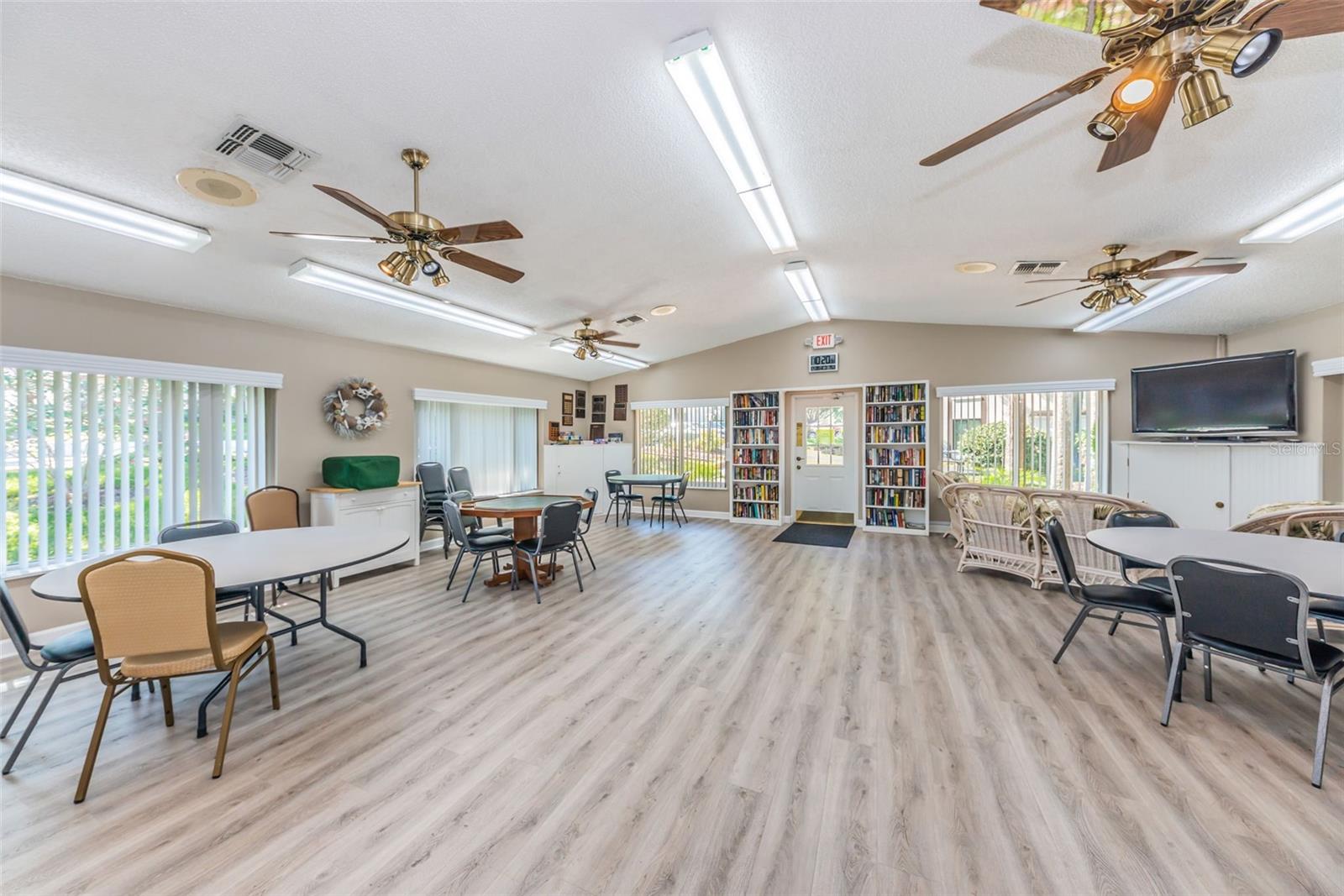 1882 PINE RIDGE WAY W #E1, PALM HARBOR, FL, 34684