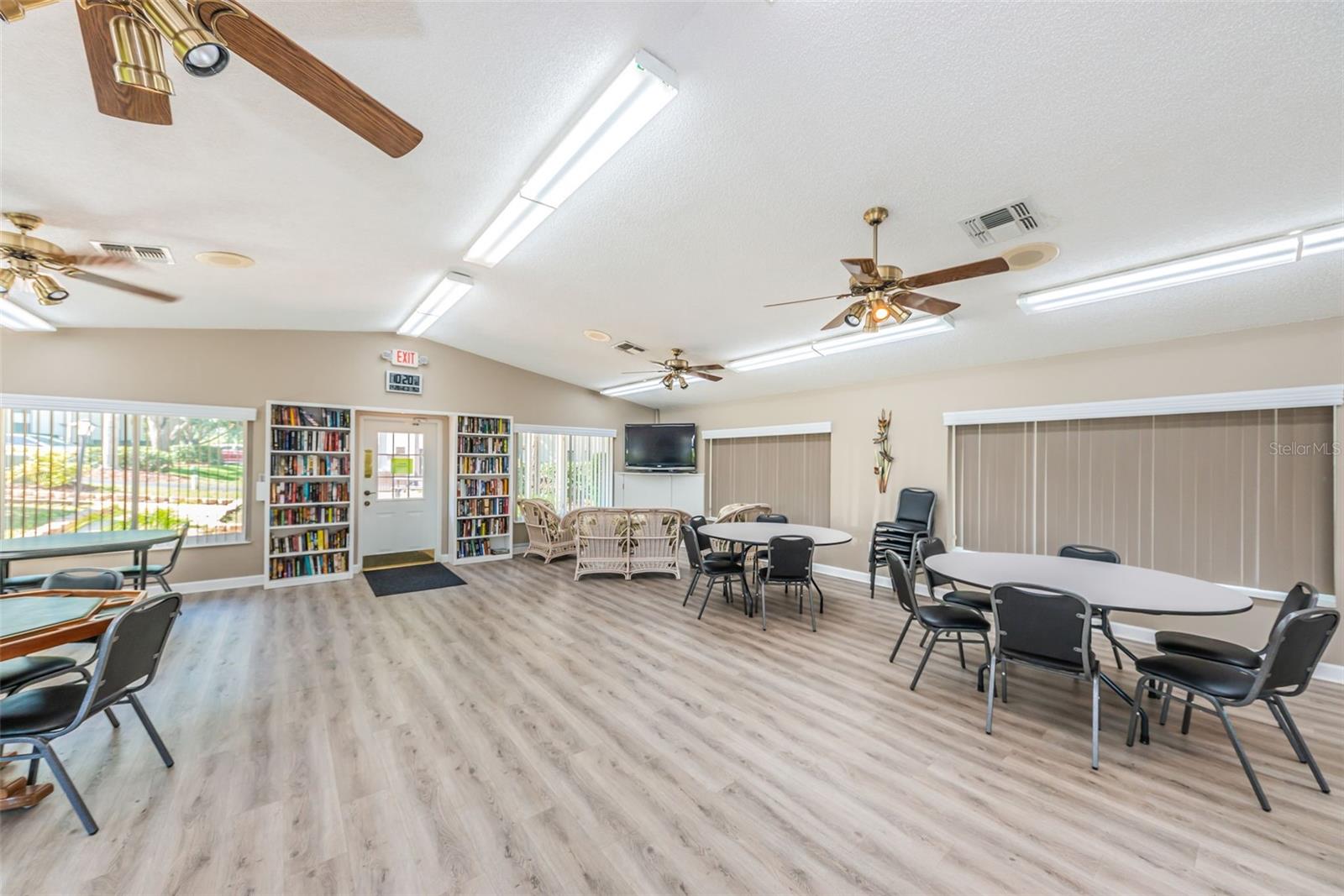 1882 PINE RIDGE WAY W #E1, PALM HARBOR, FL, 34684