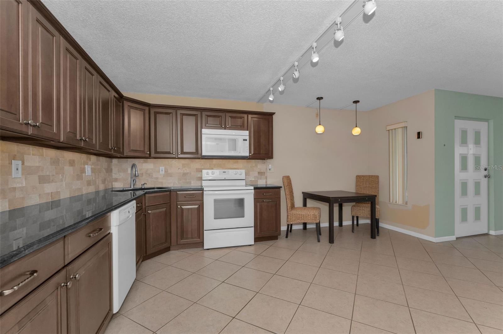1882 PINE RIDGE WAY W #E1, PALM HARBOR, FL, 34684