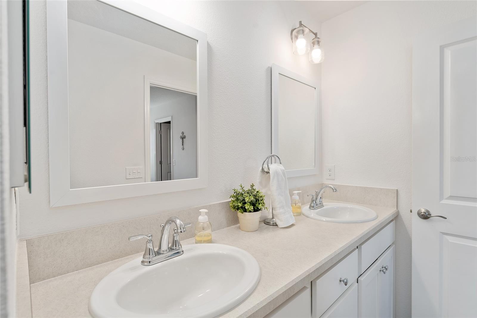 6764 MARY LOOP, THE VILLAGES, FL, 34762