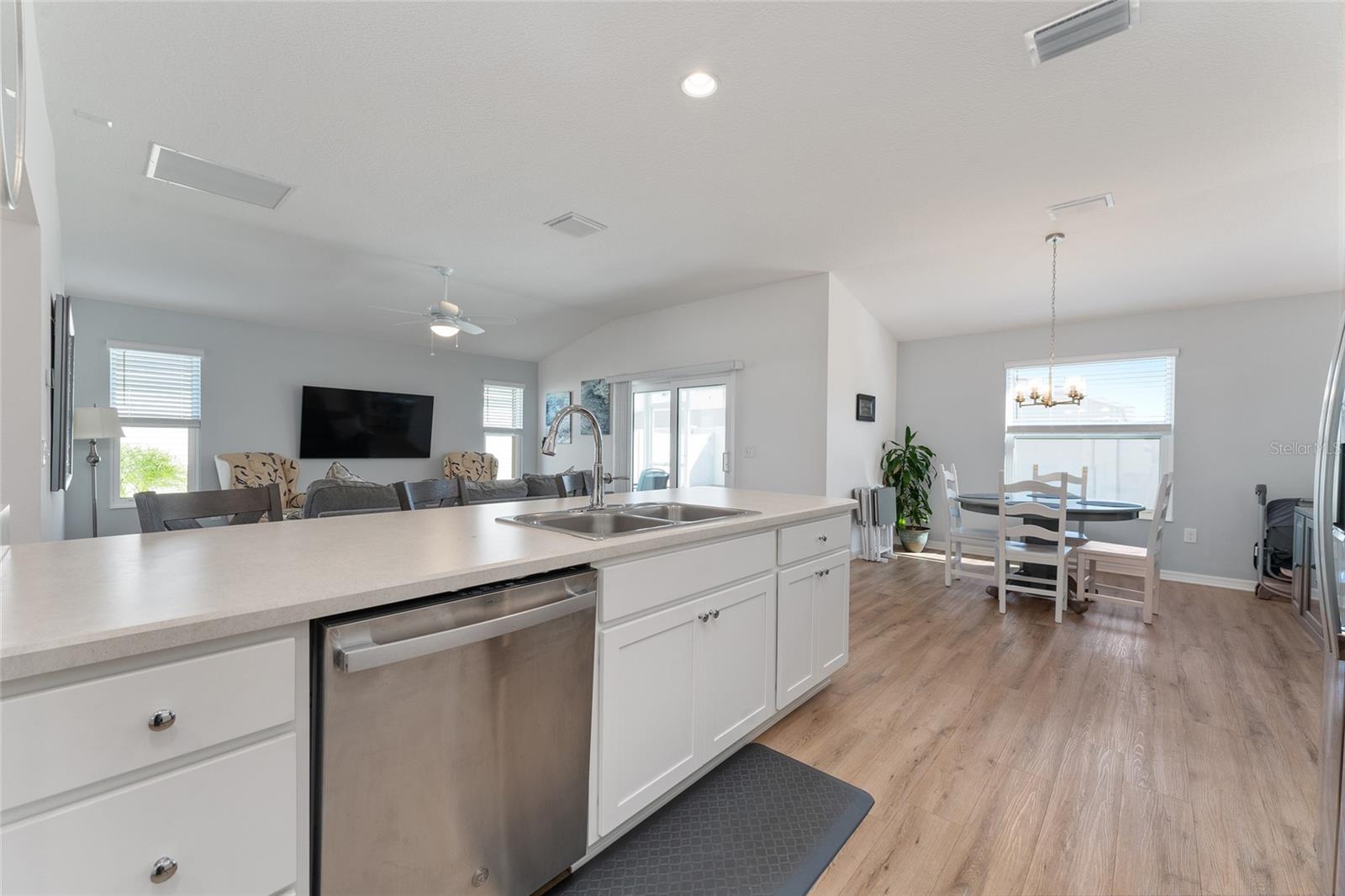 6764 MARY LOOP, THE VILLAGES, FL, 34762