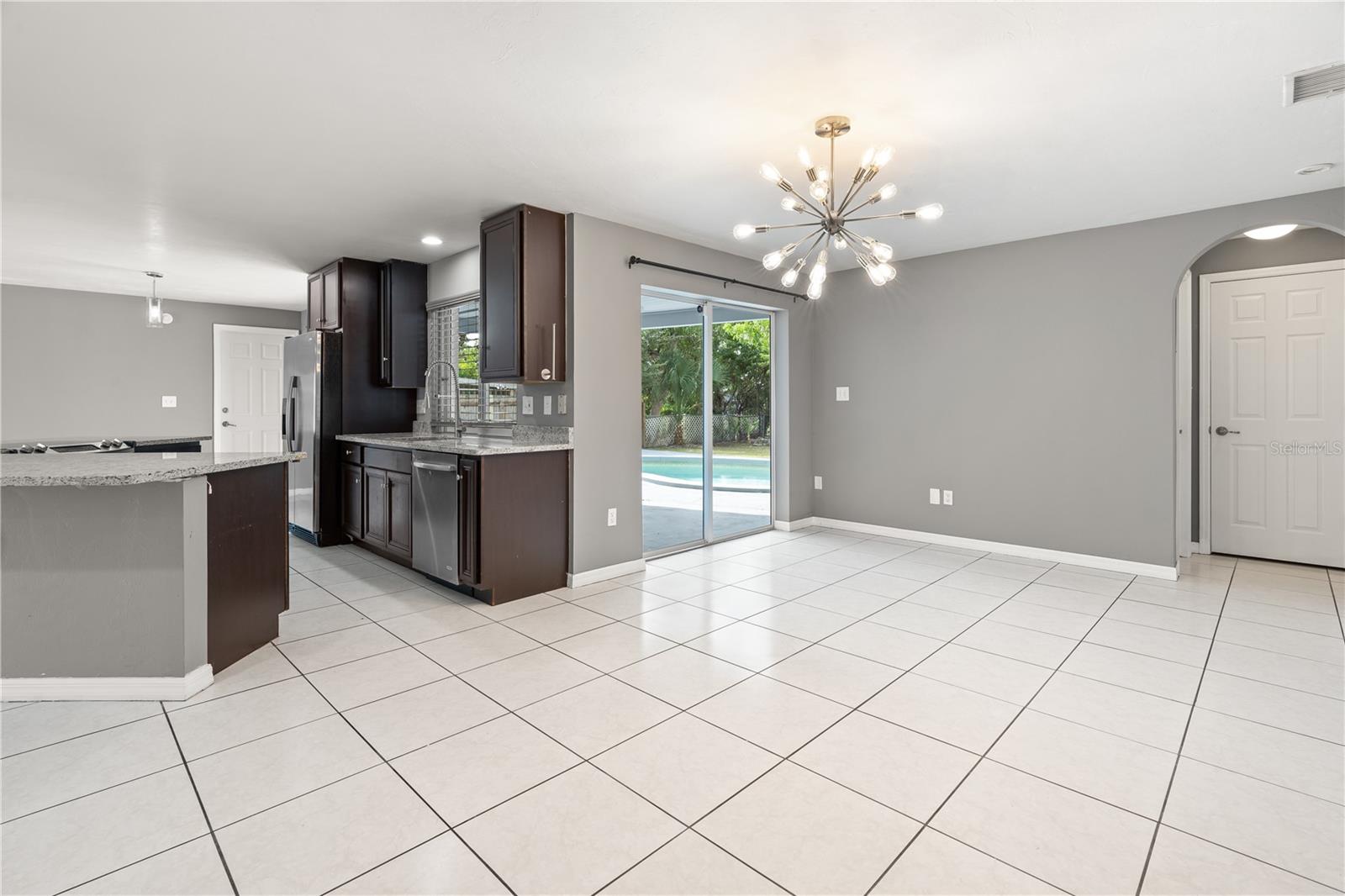 8707 CHATHAM ST, FORT MYERS, FL, 33907