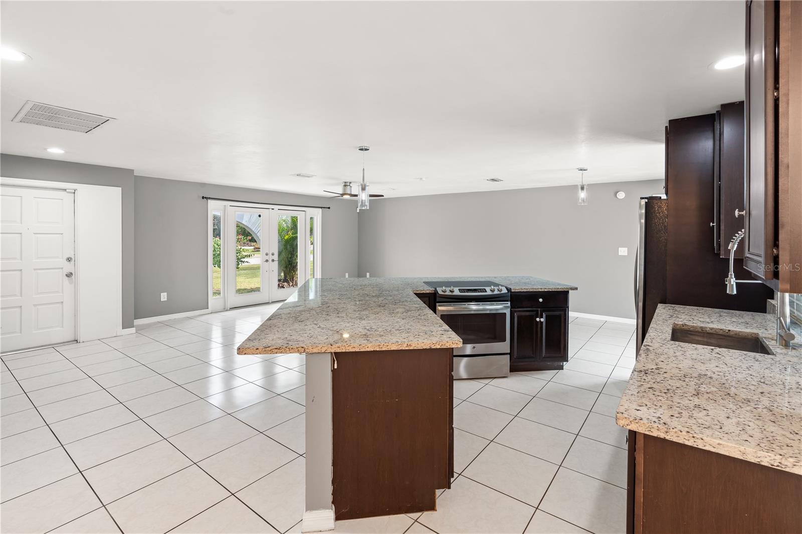 8707 CHATHAM ST, FORT MYERS, FL, 33907