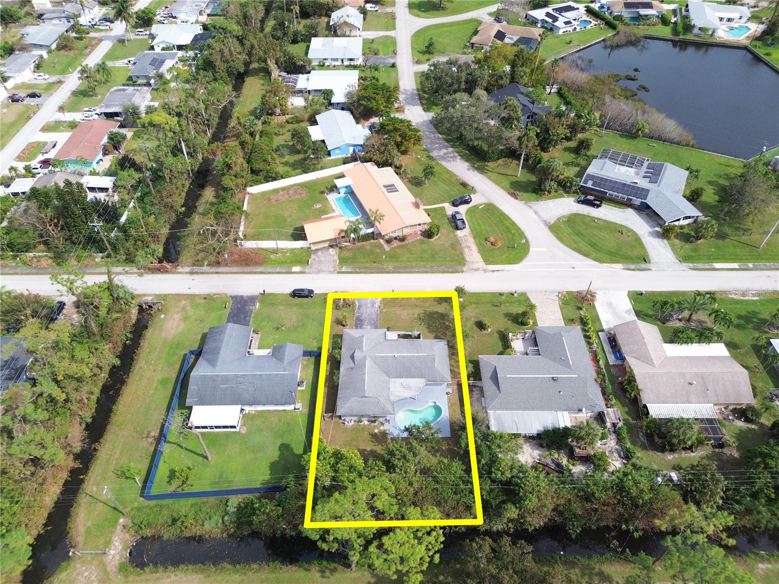 8707 CHATHAM ST, FORT MYERS, FL, 33907