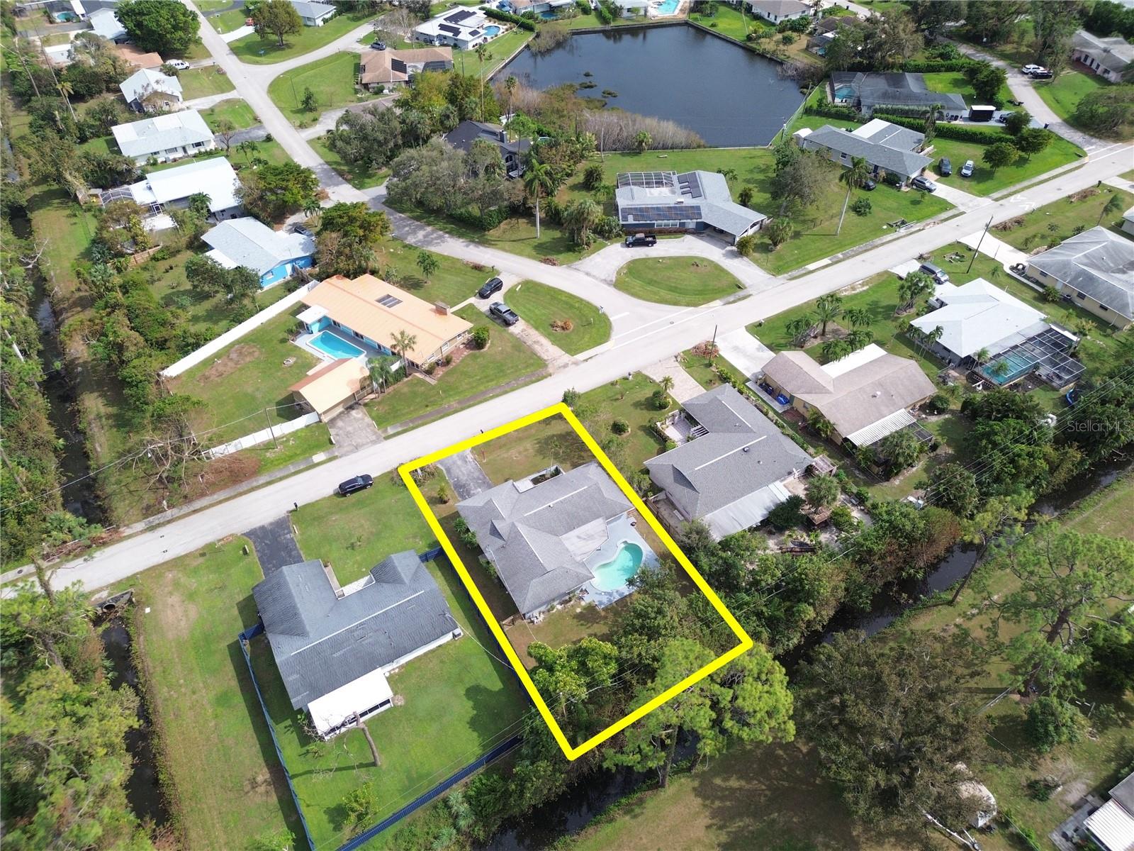 8707 CHATHAM ST, FORT MYERS, FL, 33907