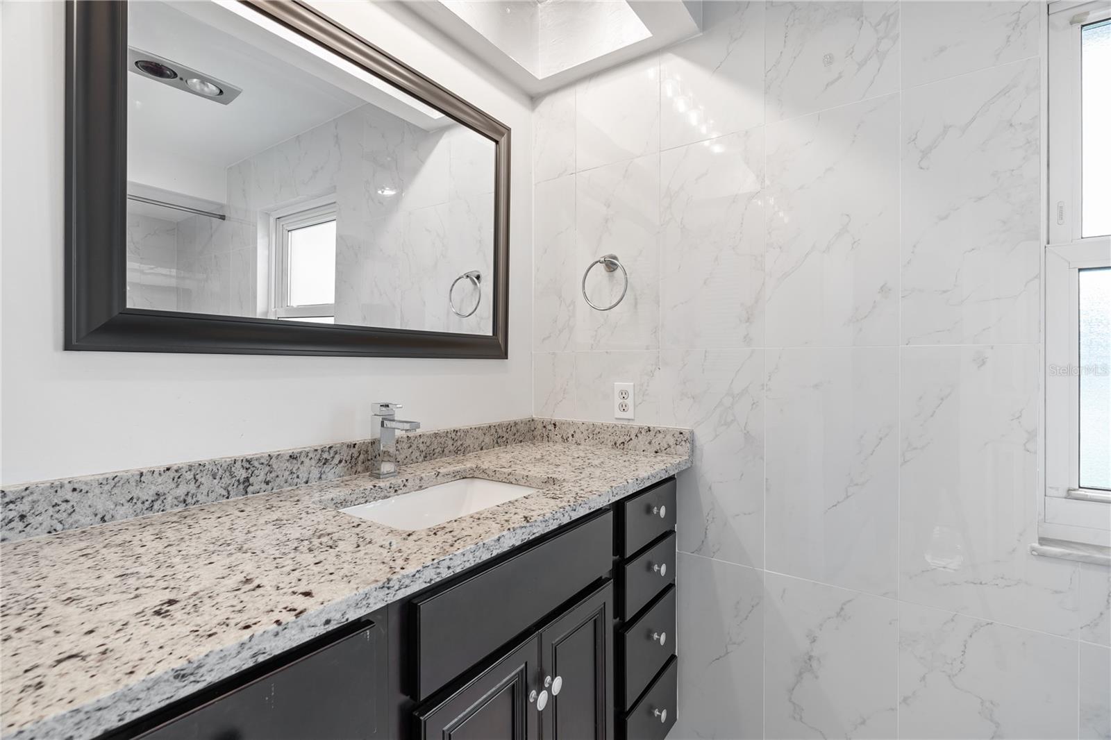 8707 CHATHAM ST, FORT MYERS, FL, 33907