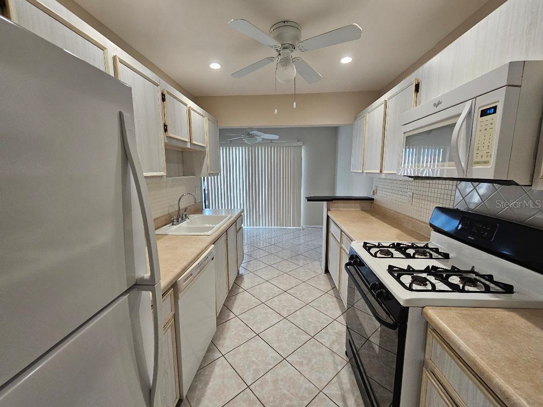 7975 58TH AVE N #402, ST PETERSBURG, FL, 33709