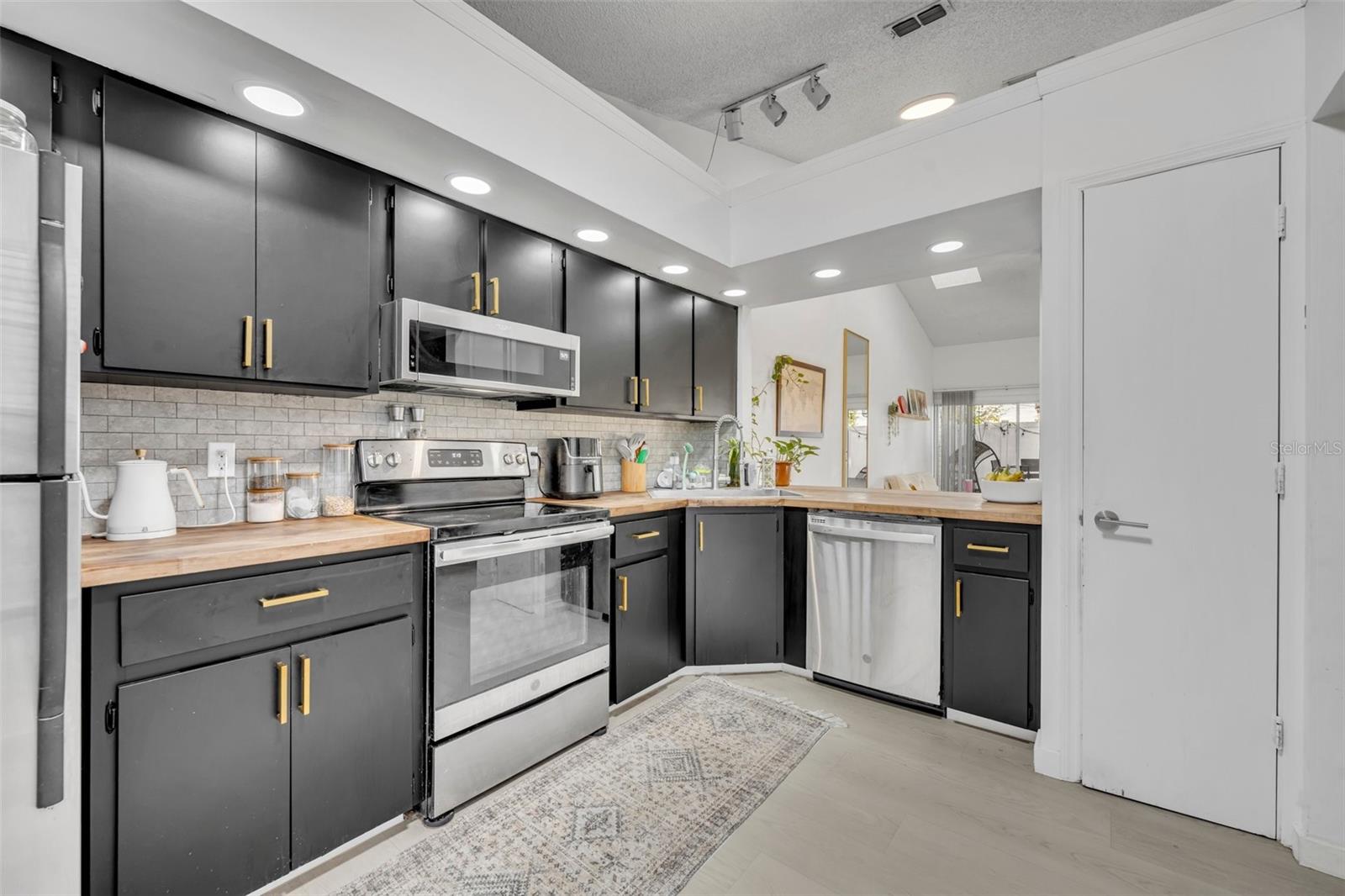 4544 SUMMERGROVE AVE, ORLANDO, FL, 32812