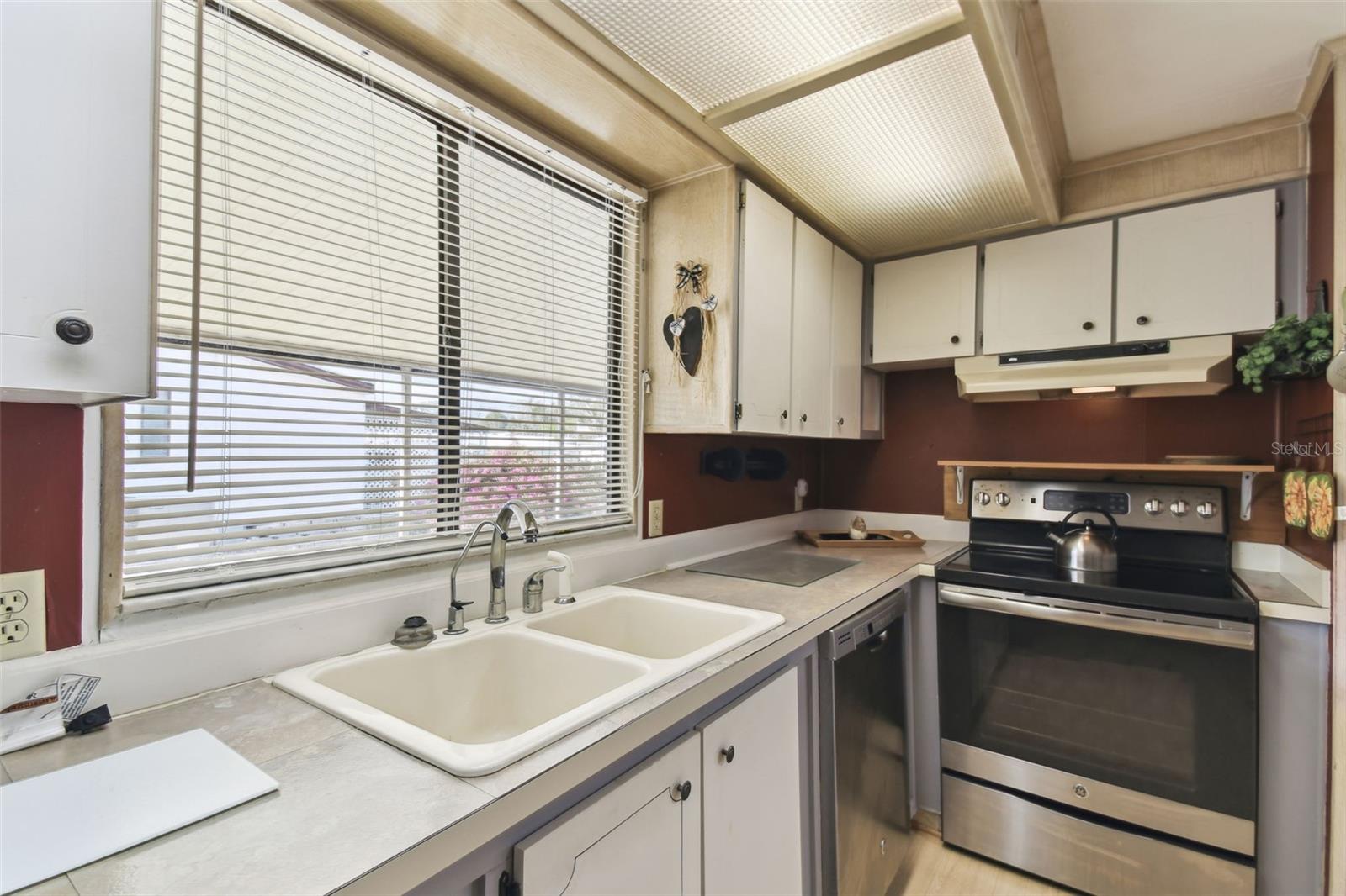 P4933486 Property Photo