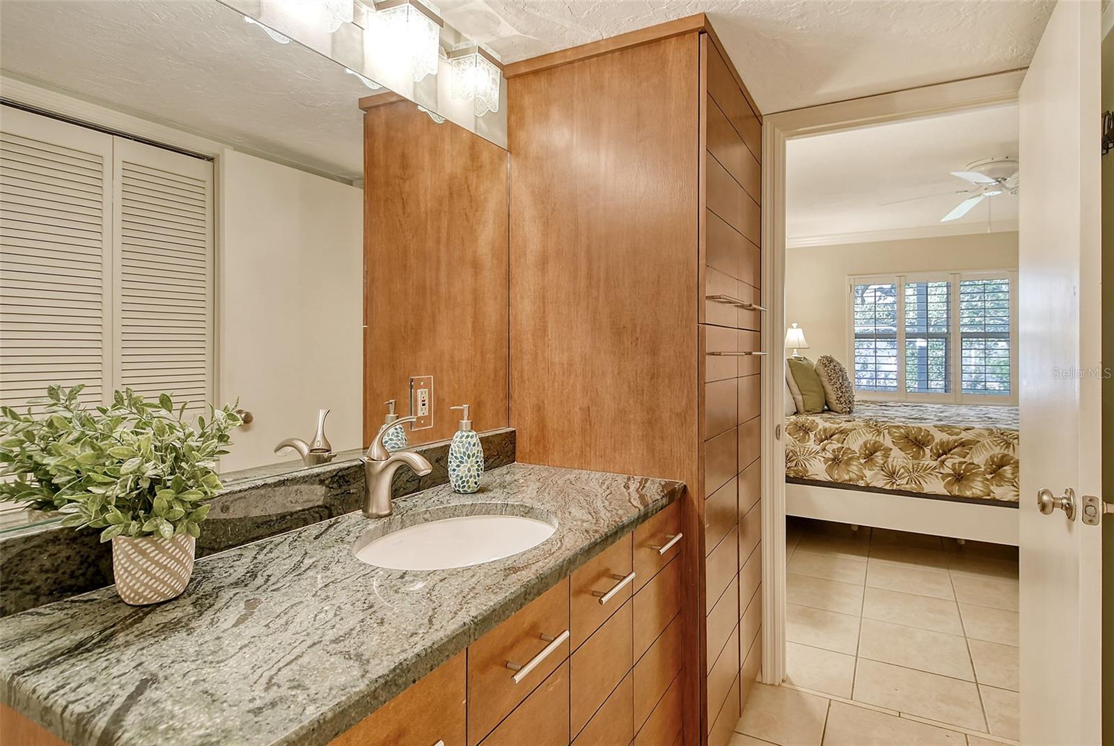 1243 SIESTA BAYSIDE DR #D, SARASOTA, FL, 34242