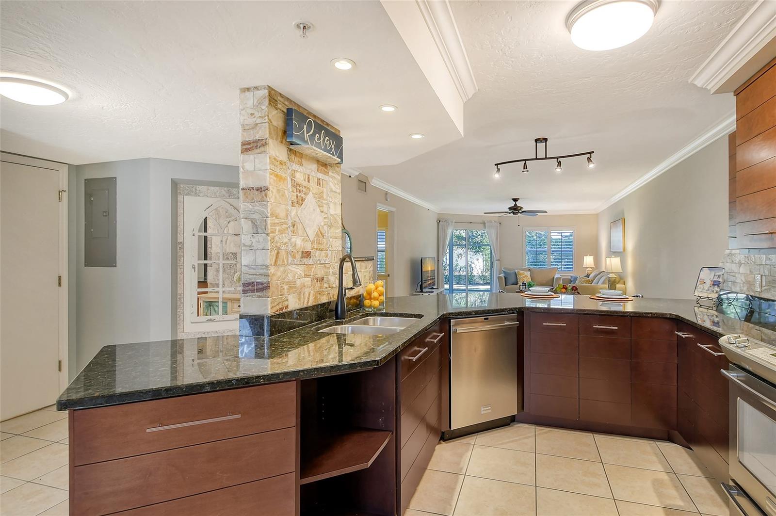 1243 SIESTA BAYSIDE DR #D, SARASOTA, FL, 34242