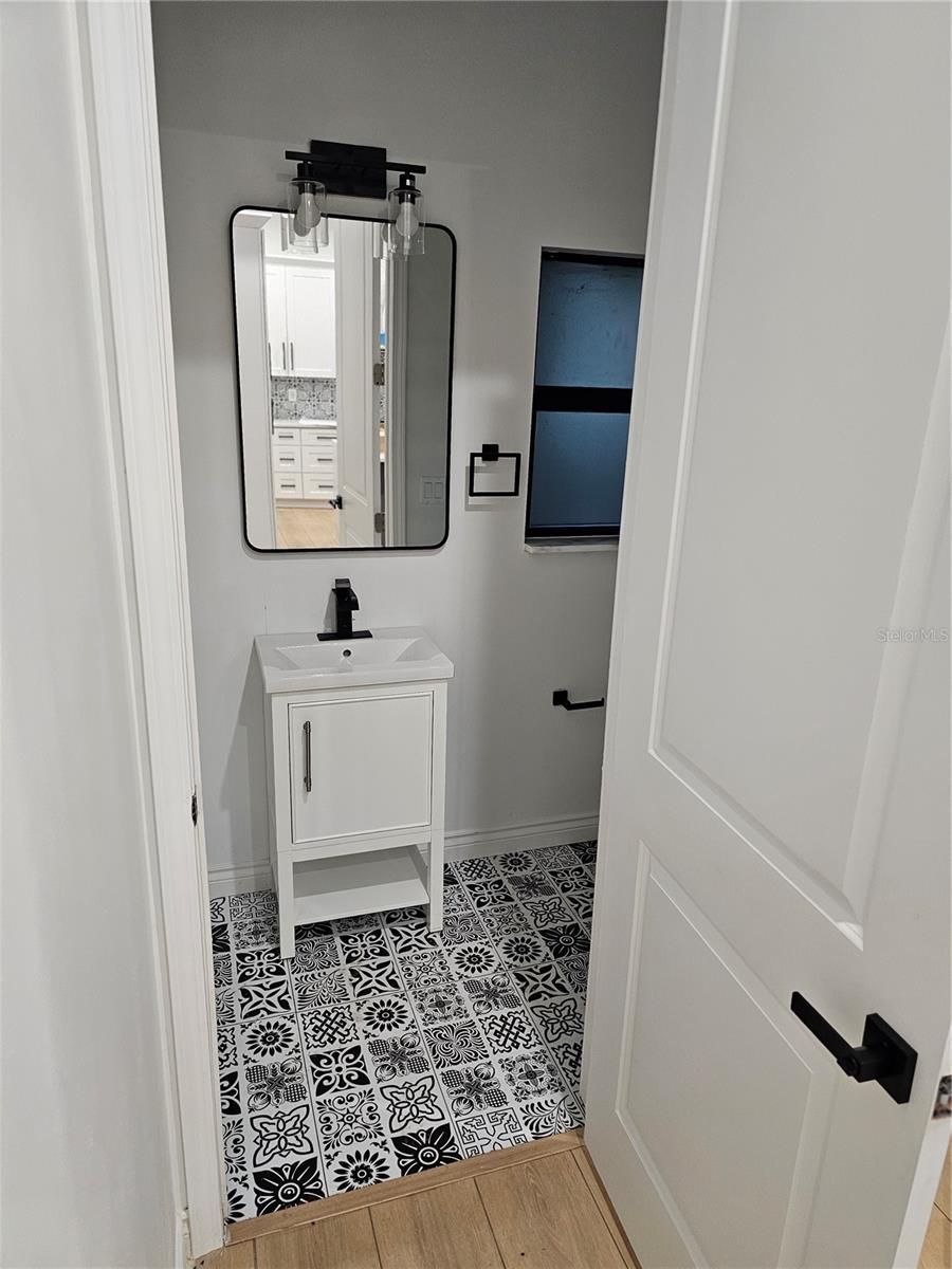 319 W WEST ST, TAMPA, FL, 33602