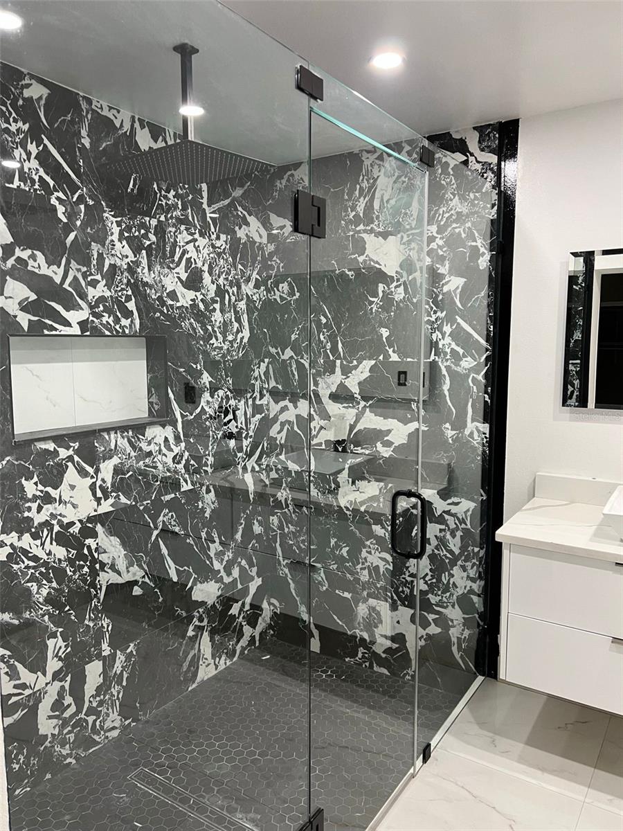 2801 AUBURN AVE W, TAMPA, FL, 33614