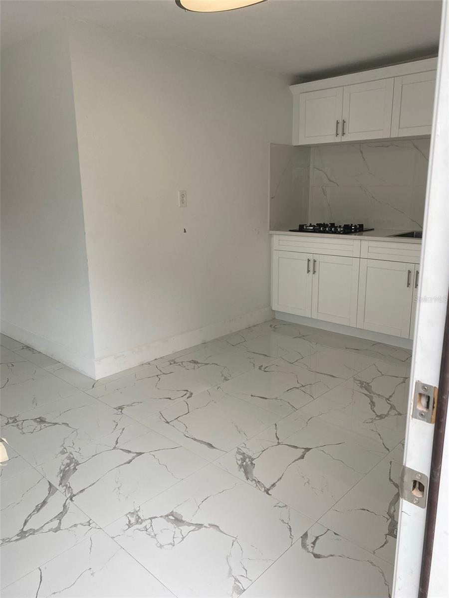 2801 AUBURN AVE W, TAMPA, FL, 33614