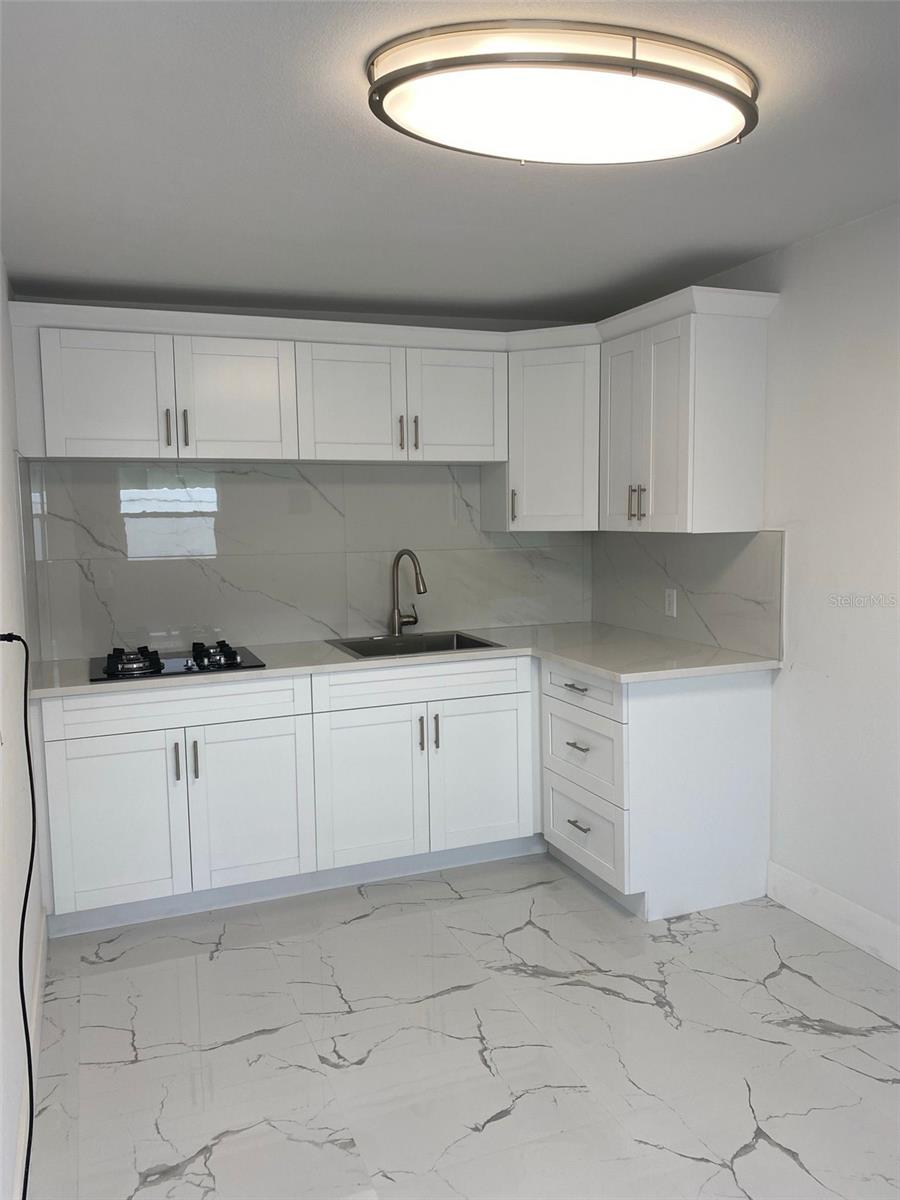 2801 AUBURN AVE W, TAMPA, FL, 33614