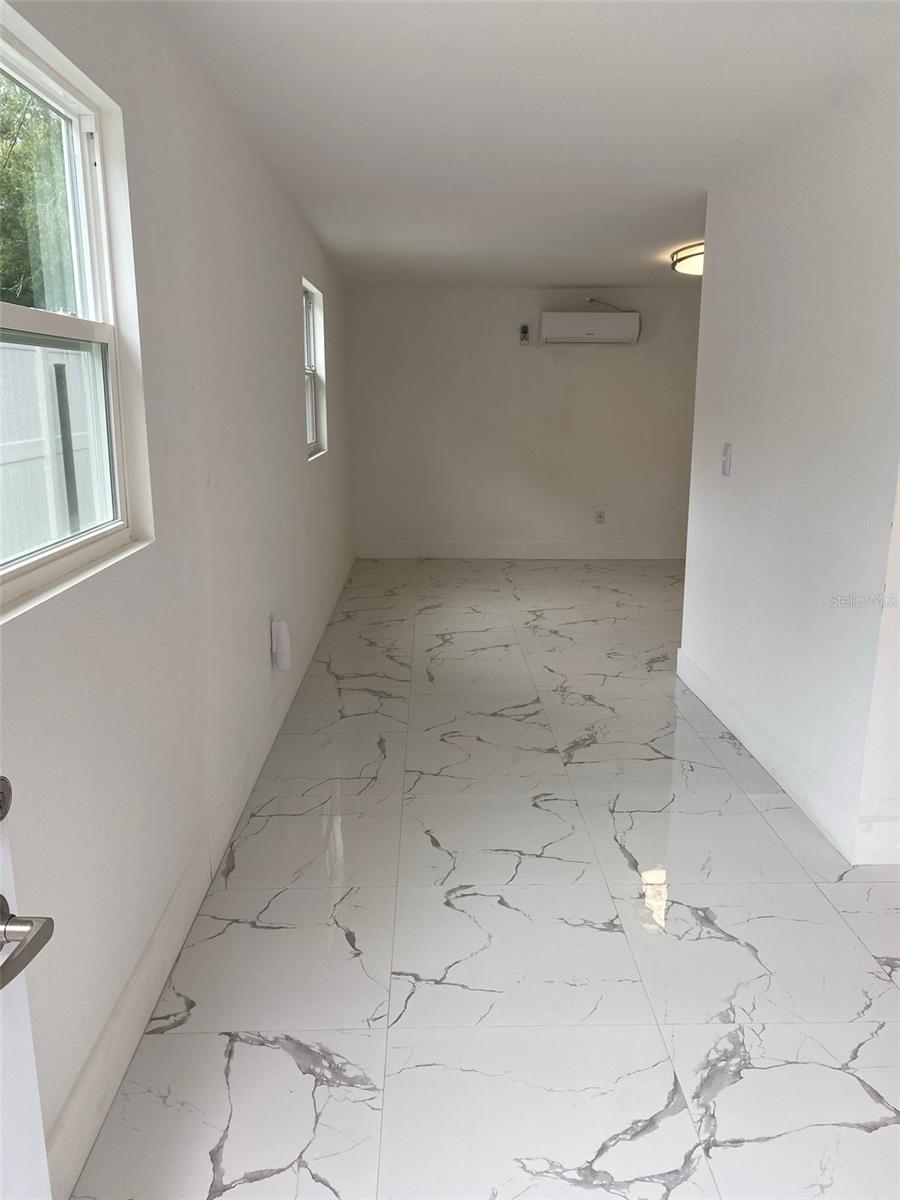 2801 AUBURN AVE W, TAMPA, FL, 33614