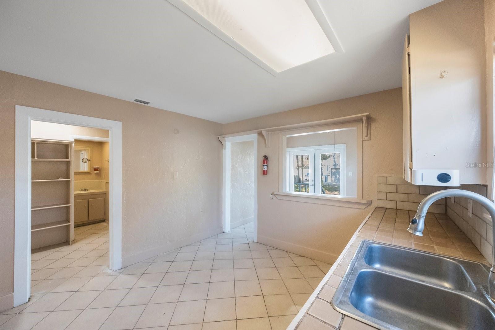 4135 4TH AVE N, ST PETERSBURG, FL, 33713