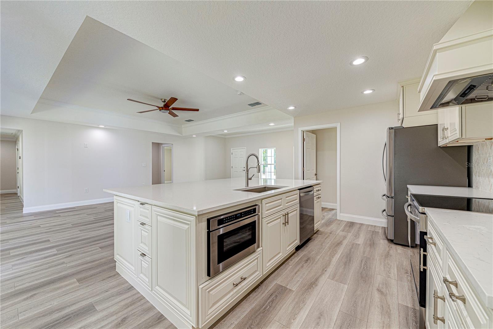 157 S LAKEVIEW DR, LAKE HELEN, FL, 32744