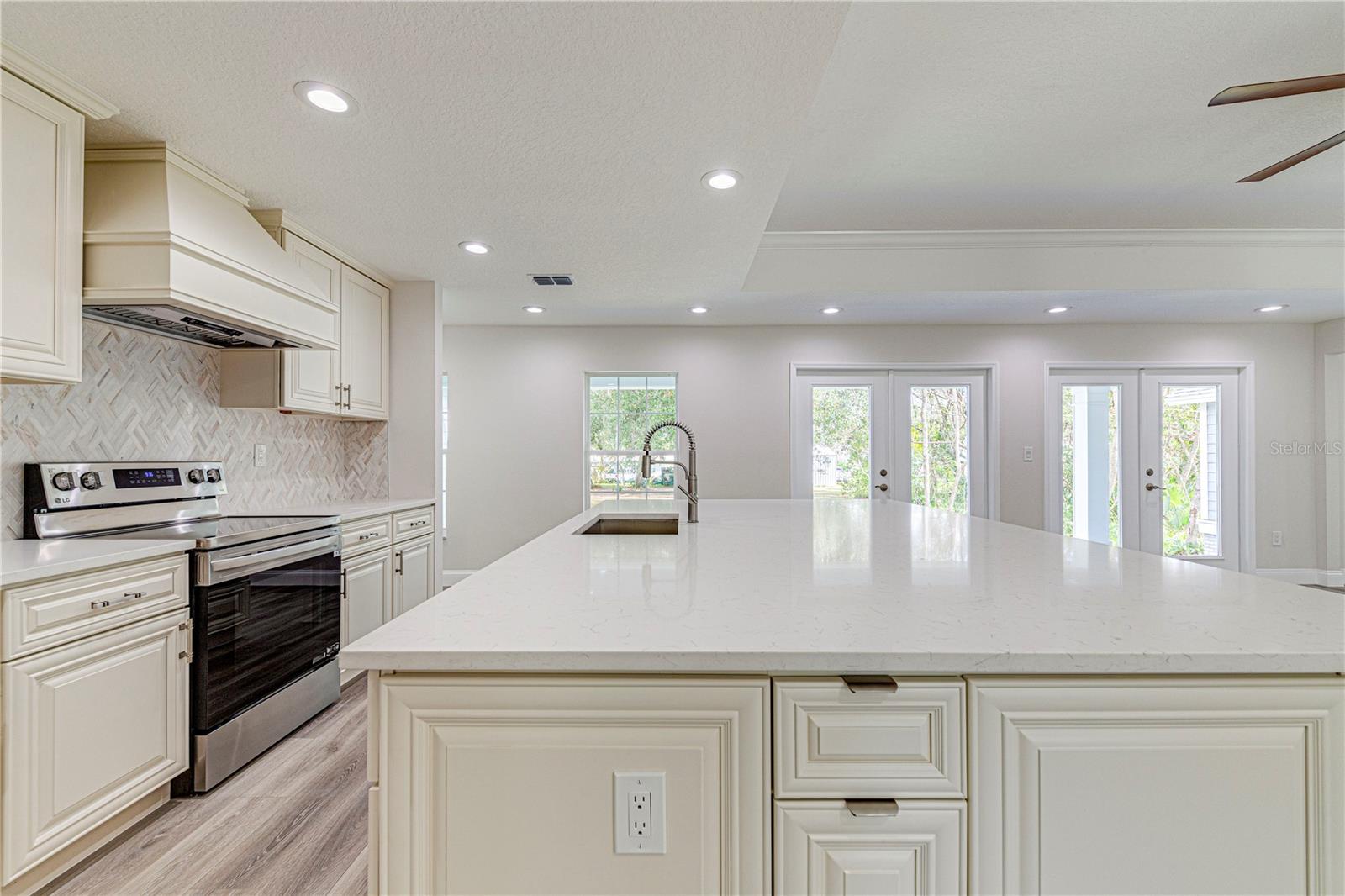 157 S LAKEVIEW DR, LAKE HELEN, FL, 32744