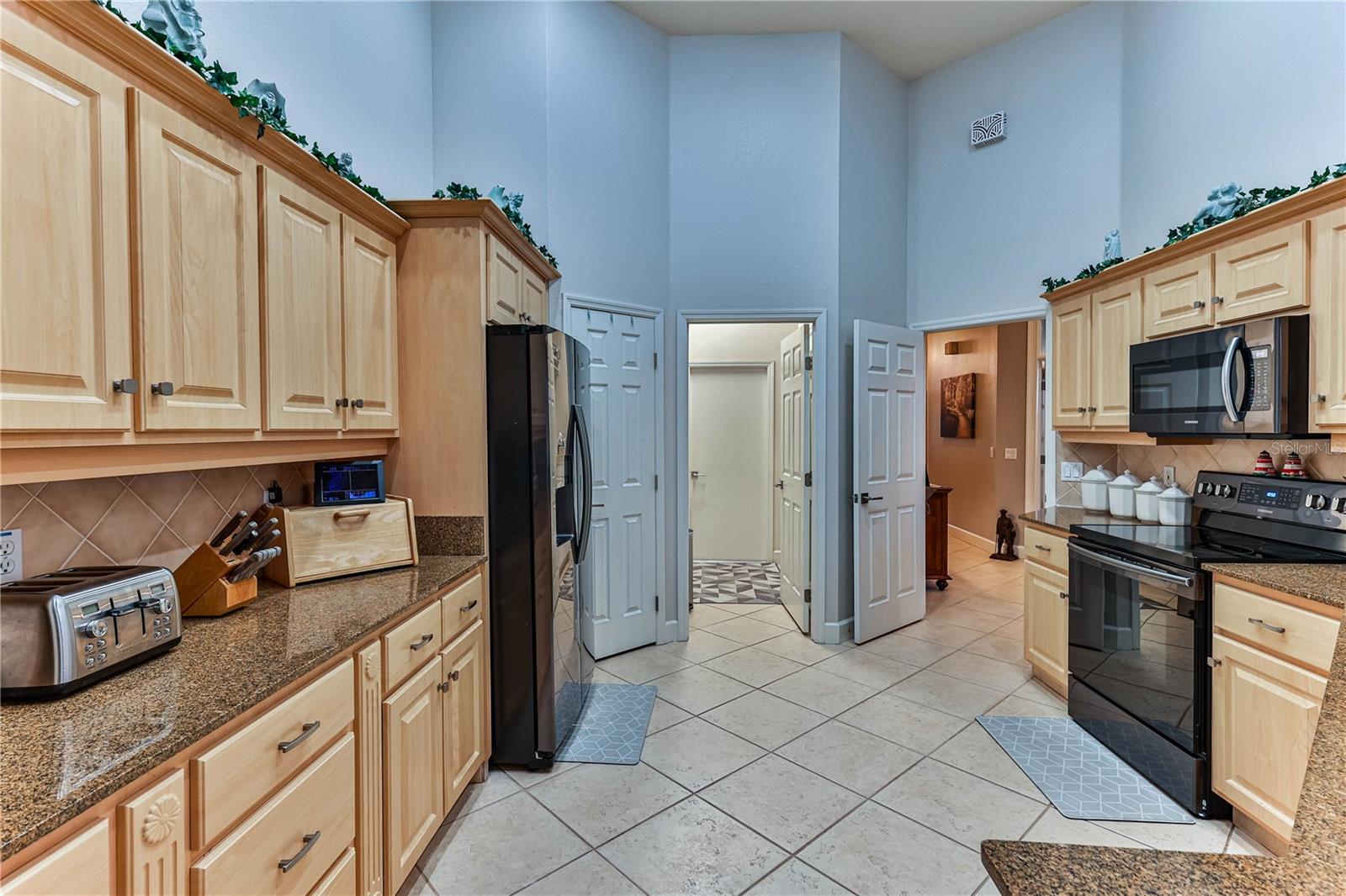 706 LAKE DIAMOND AVE, OCALA, FL, 34472