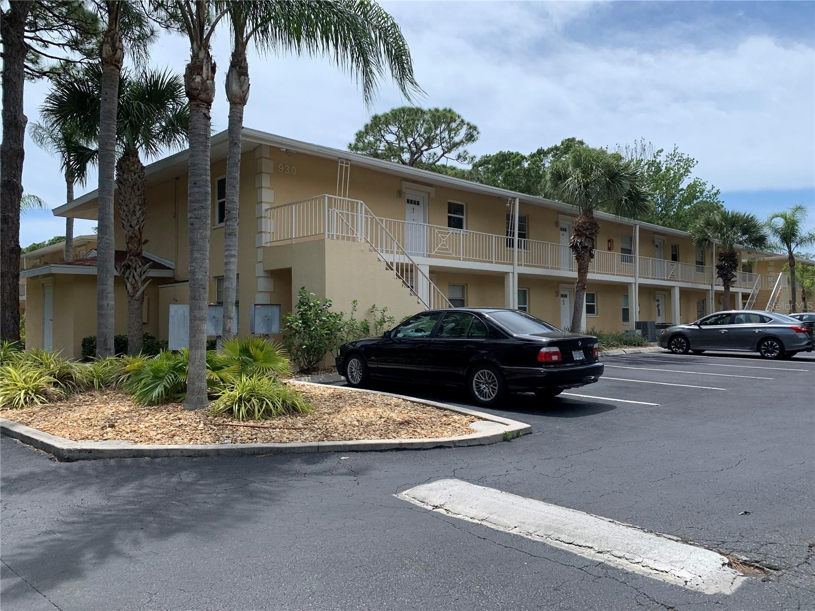 930 LA COSTA CIR #6, SARASOTA, FL, 34237