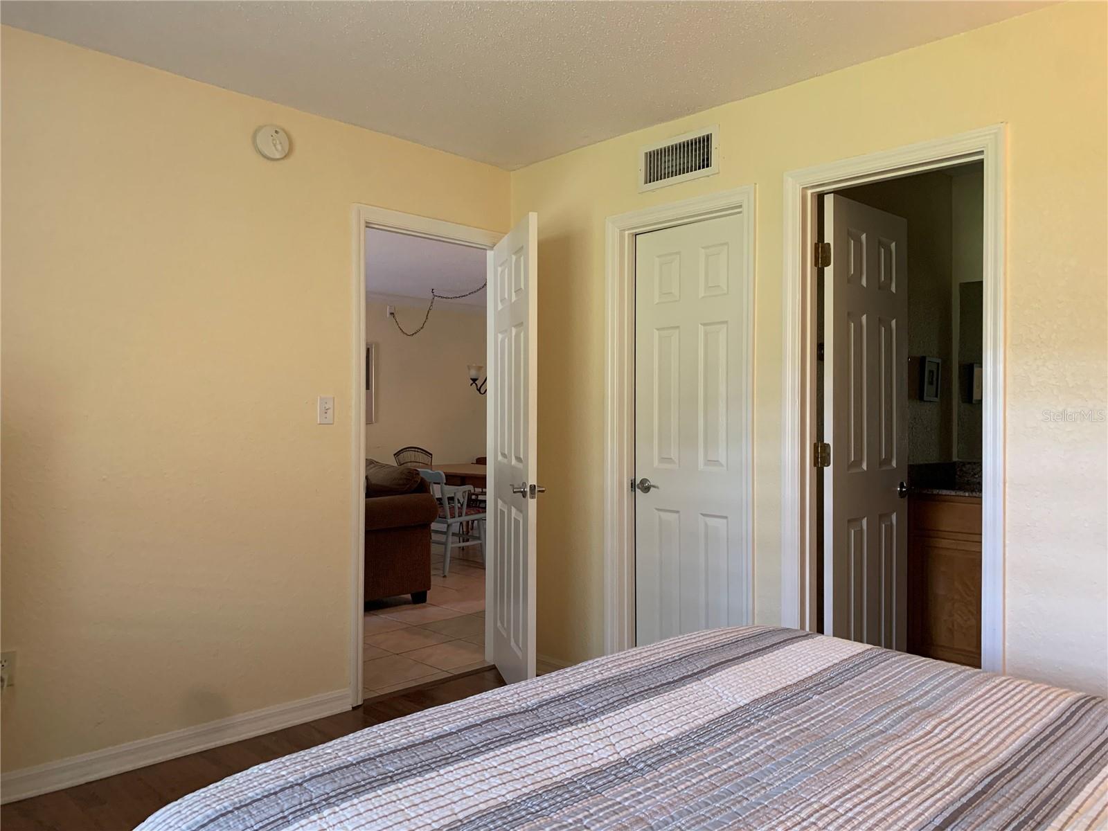 930 LA COSTA CIR #6, SARASOTA, FL, 34237