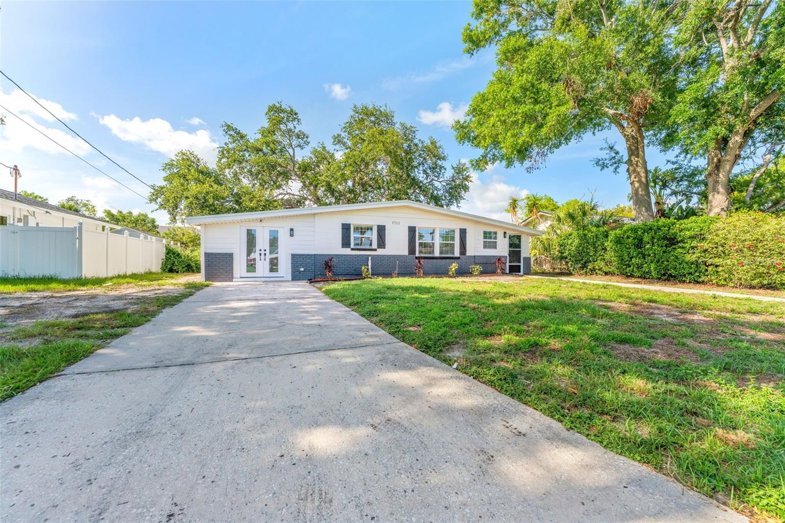 8703 DRIFTWOOD DR, TAMPA, FL, 33615