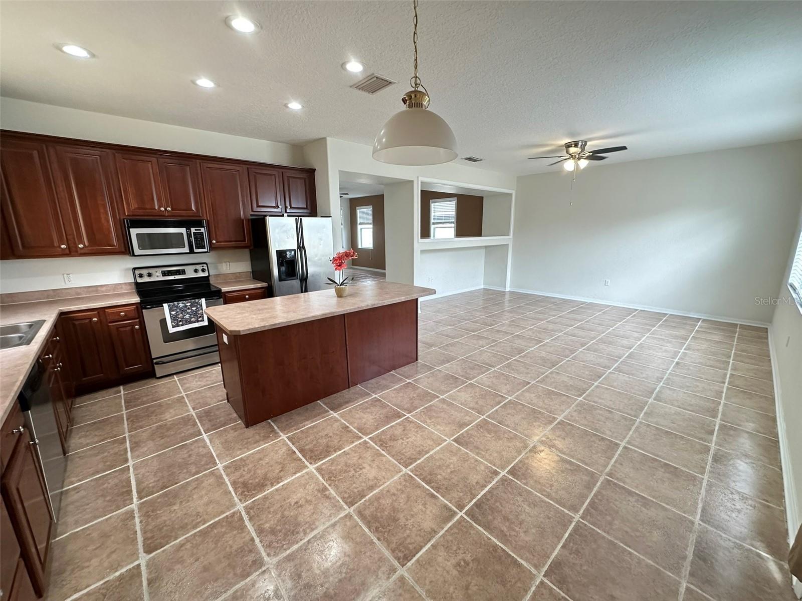 9118 MIRAH WIND PL, LAND O LAKES, FL, 34638