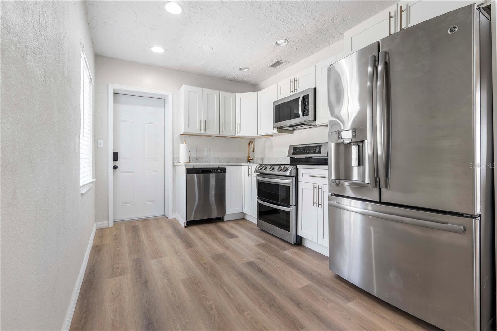 4020 S WEST SHORE BLVD, TAMPA, FL, 33611