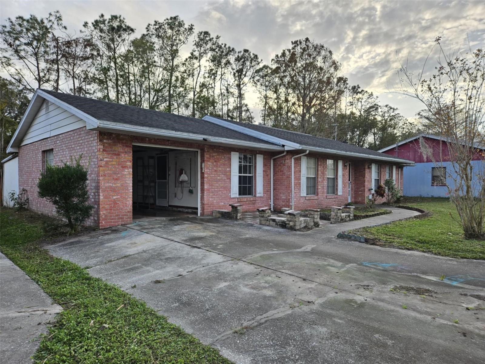 29 LONESOME PINE TRL, YALAHA, FL, 34797